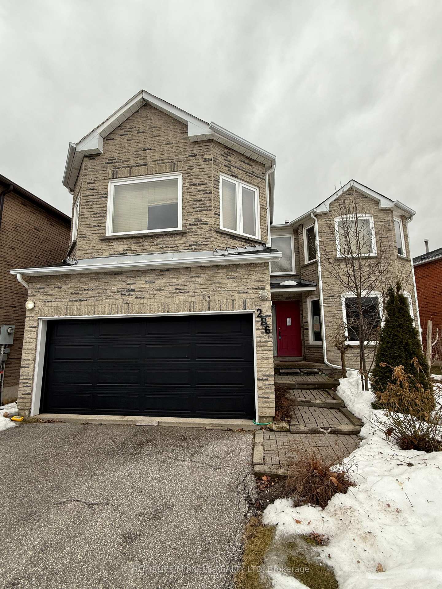 Photo 2 of 286 Brickstone Circle, Vaughan, Brownridge — HOMEH