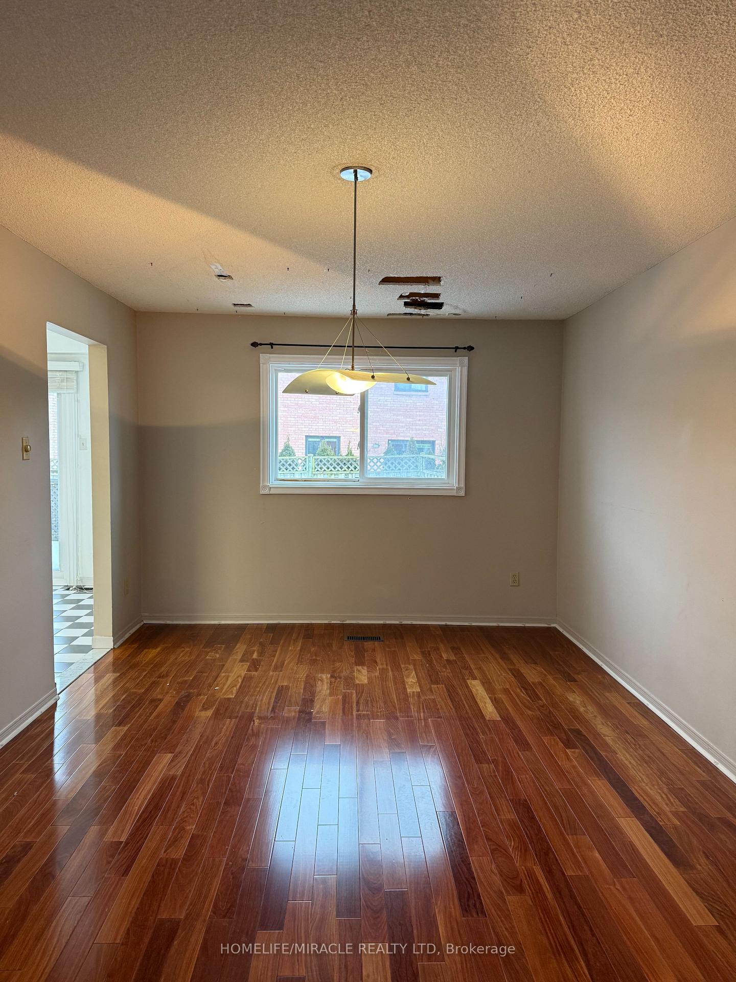 Photo 13 of 286 Brickstone Circle, Vaughan, Brownridge — HOMEH
