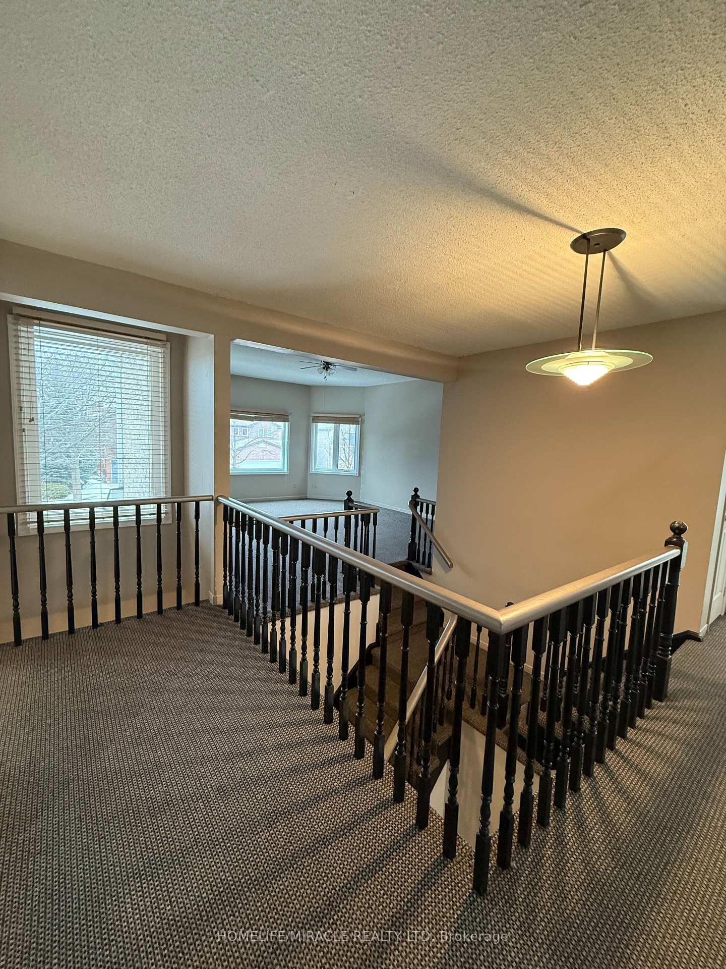 Photo 10 of 286 Brickstone Circle, Vaughan, Brownridge — HOMEH