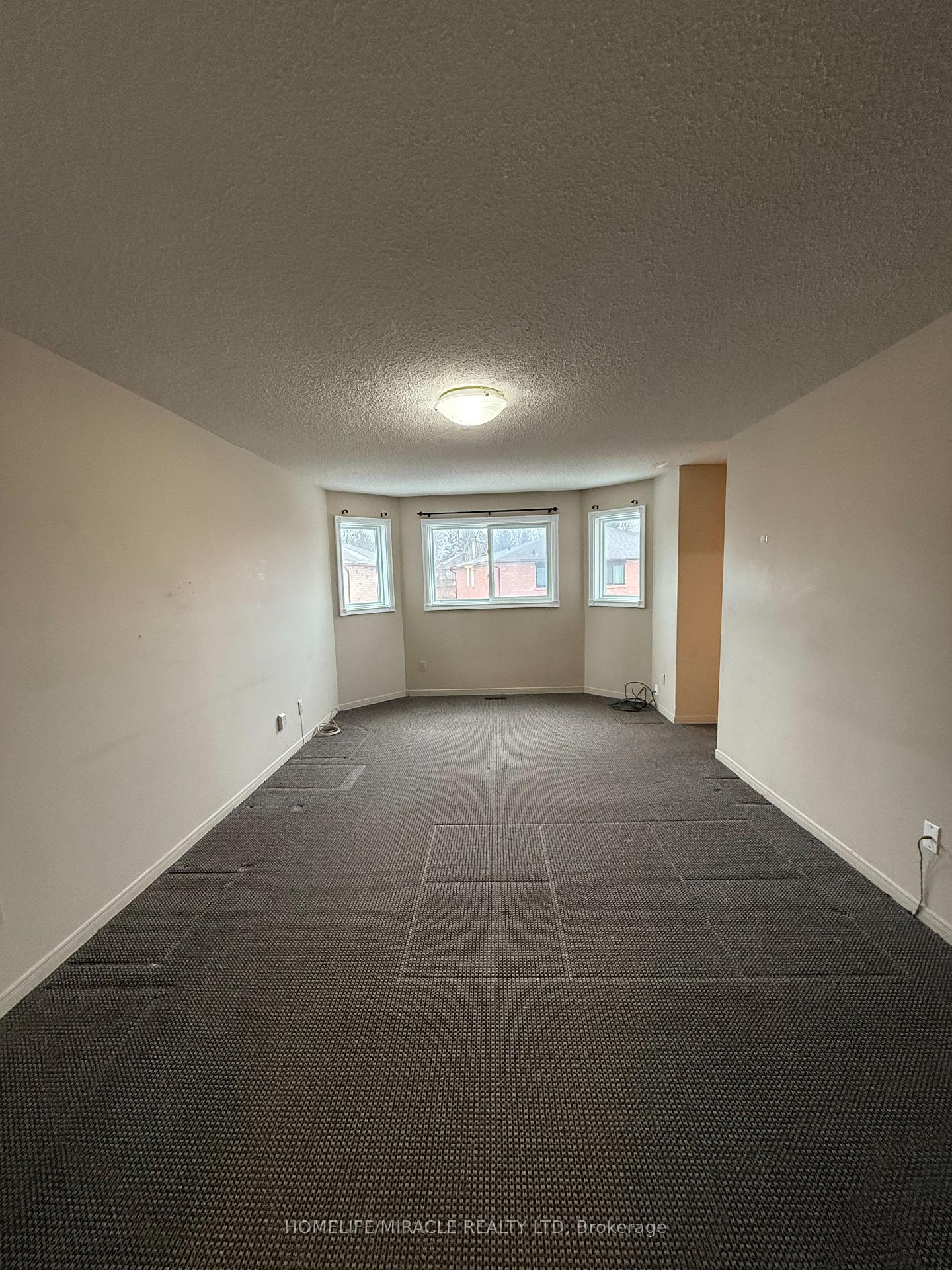 Photo 12 of 286 Brickstone Circle, Vaughan, Brownridge — HOMEH