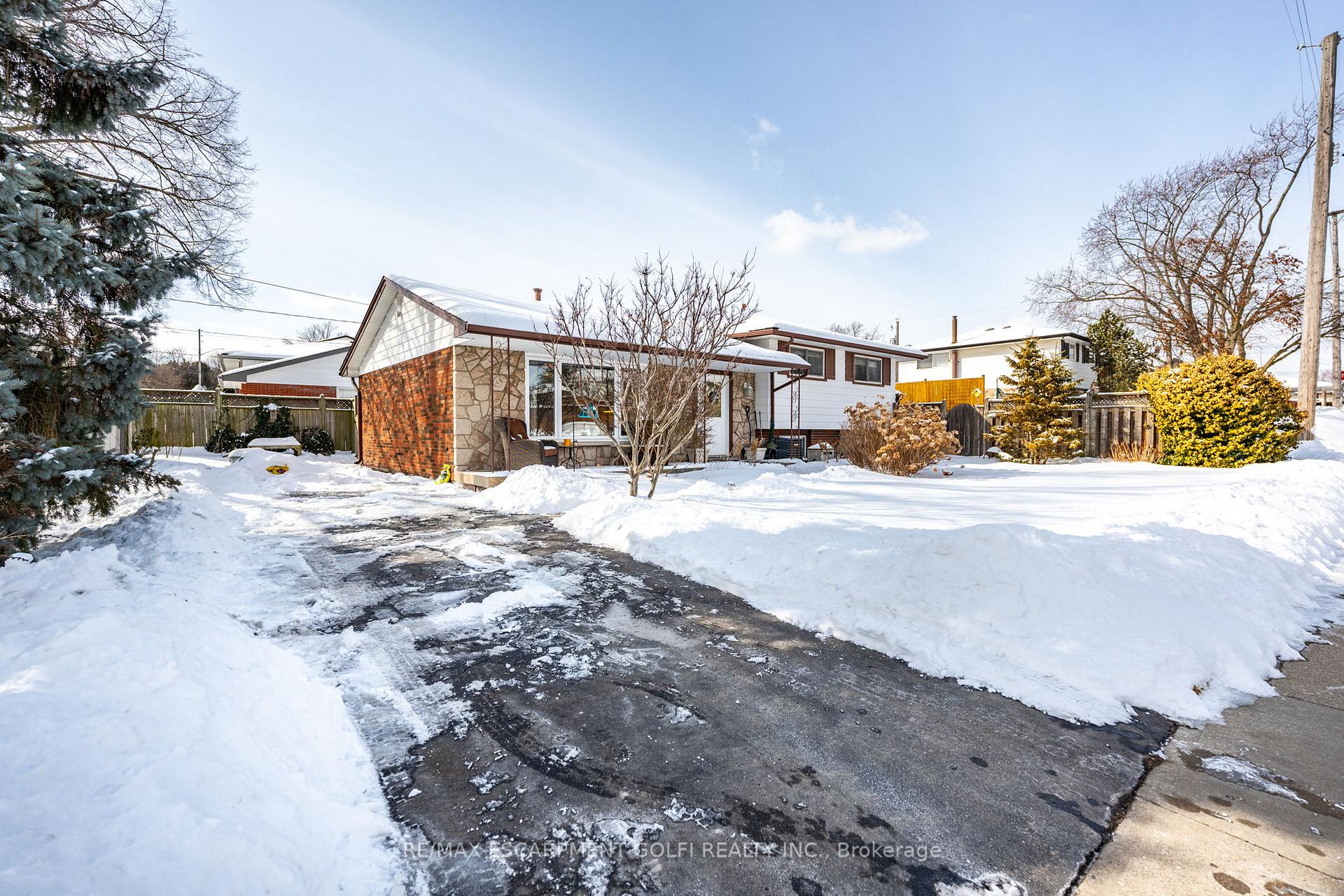 Photo 3 of 10 Golfcrest Road, Hamilton, Red Hill — HOMEH