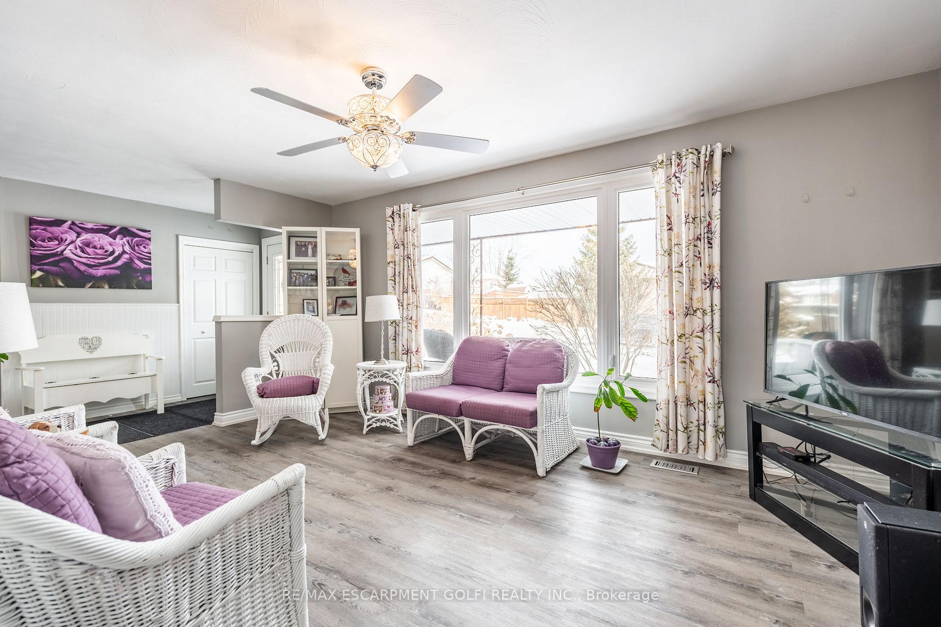 Photo 12 of 10 Golfcrest Road, Hamilton, Red Hill — HOMEH