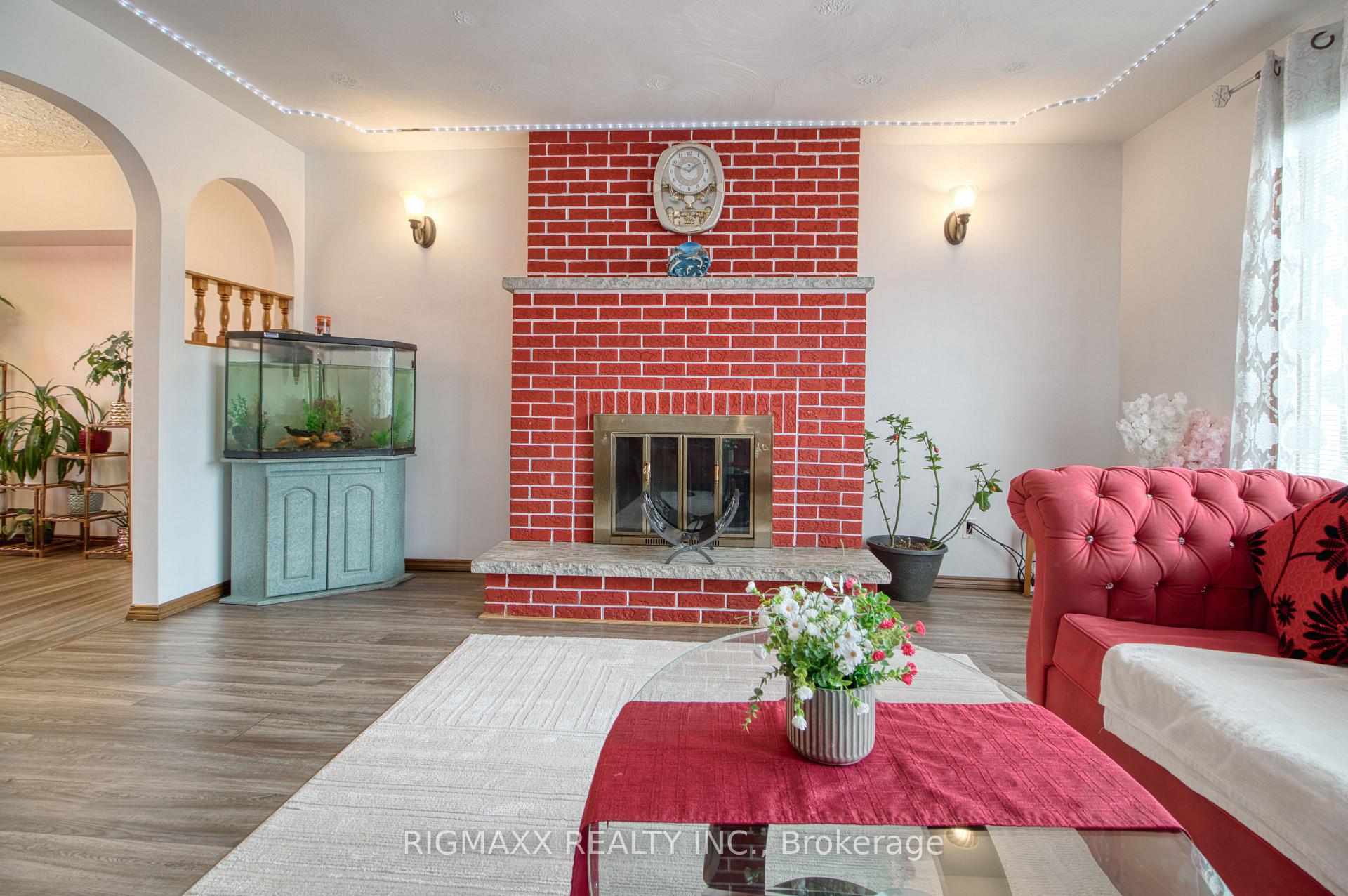 Photo 7 of 416 Heritage Drive, Kitchener — HOMEH