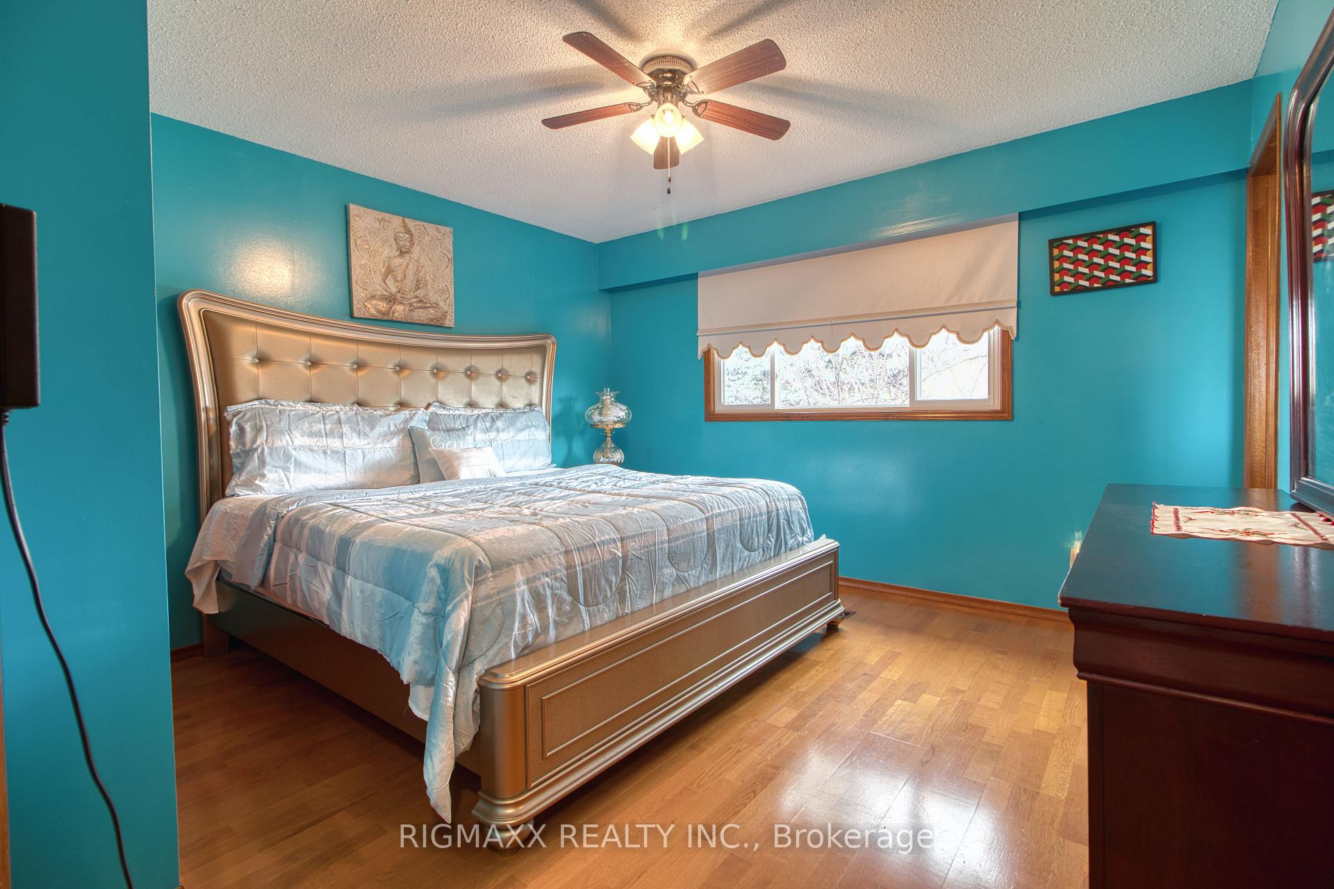Photo 13 of 416 Heritage Drive, Kitchener — HOMEH