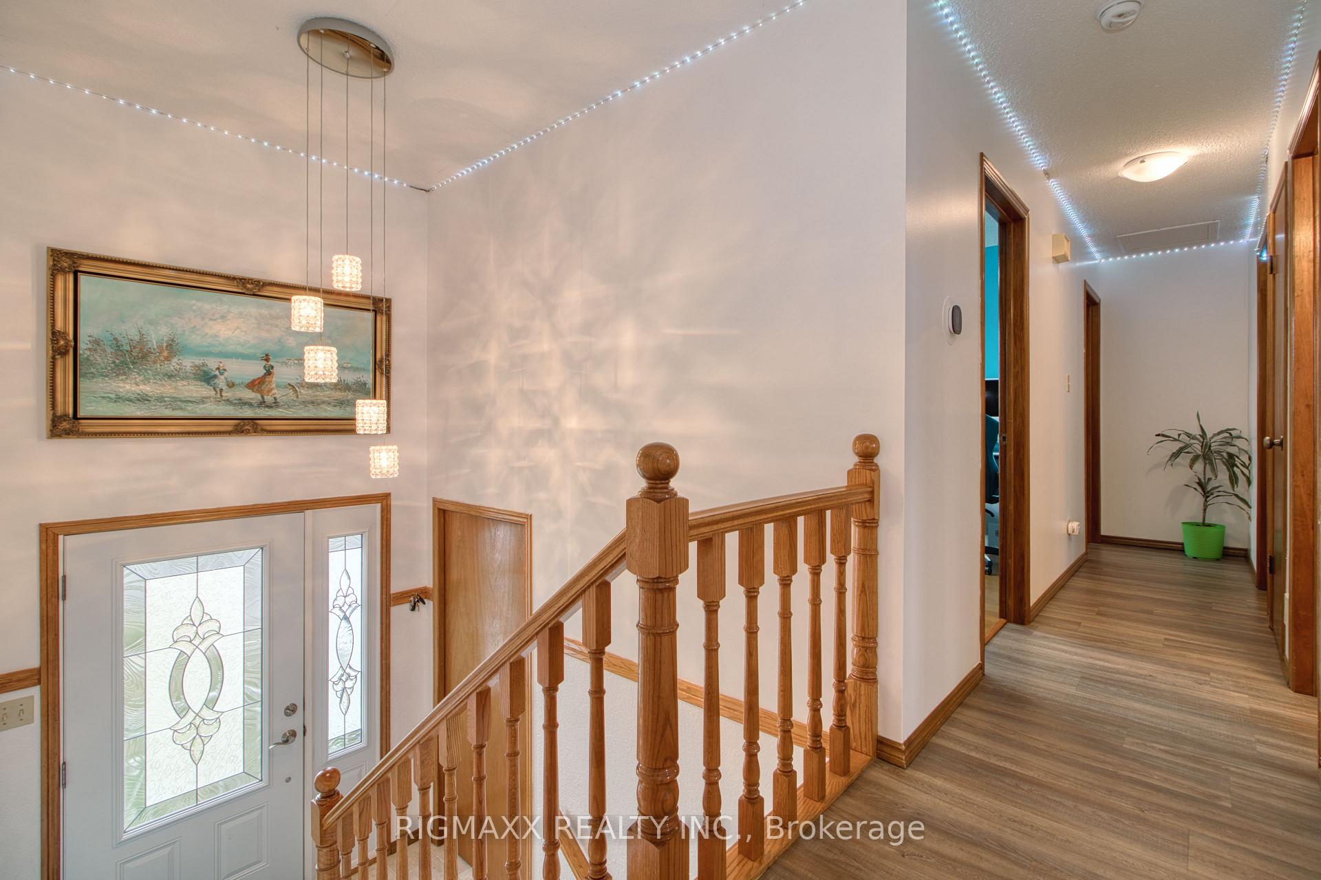 Photo 17 of 416 Heritage Drive, Kitchener — HOMEH