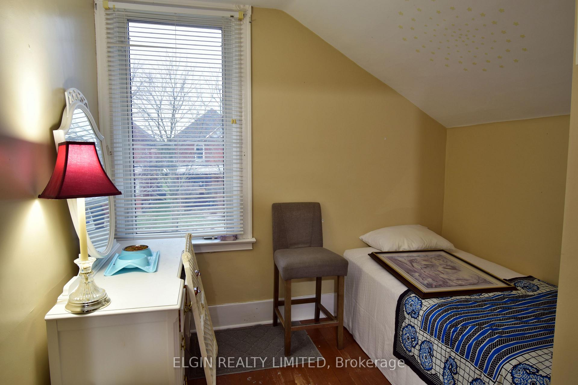 Photo 9 of 93 Alma Street, St. Thomas — HOMEH
