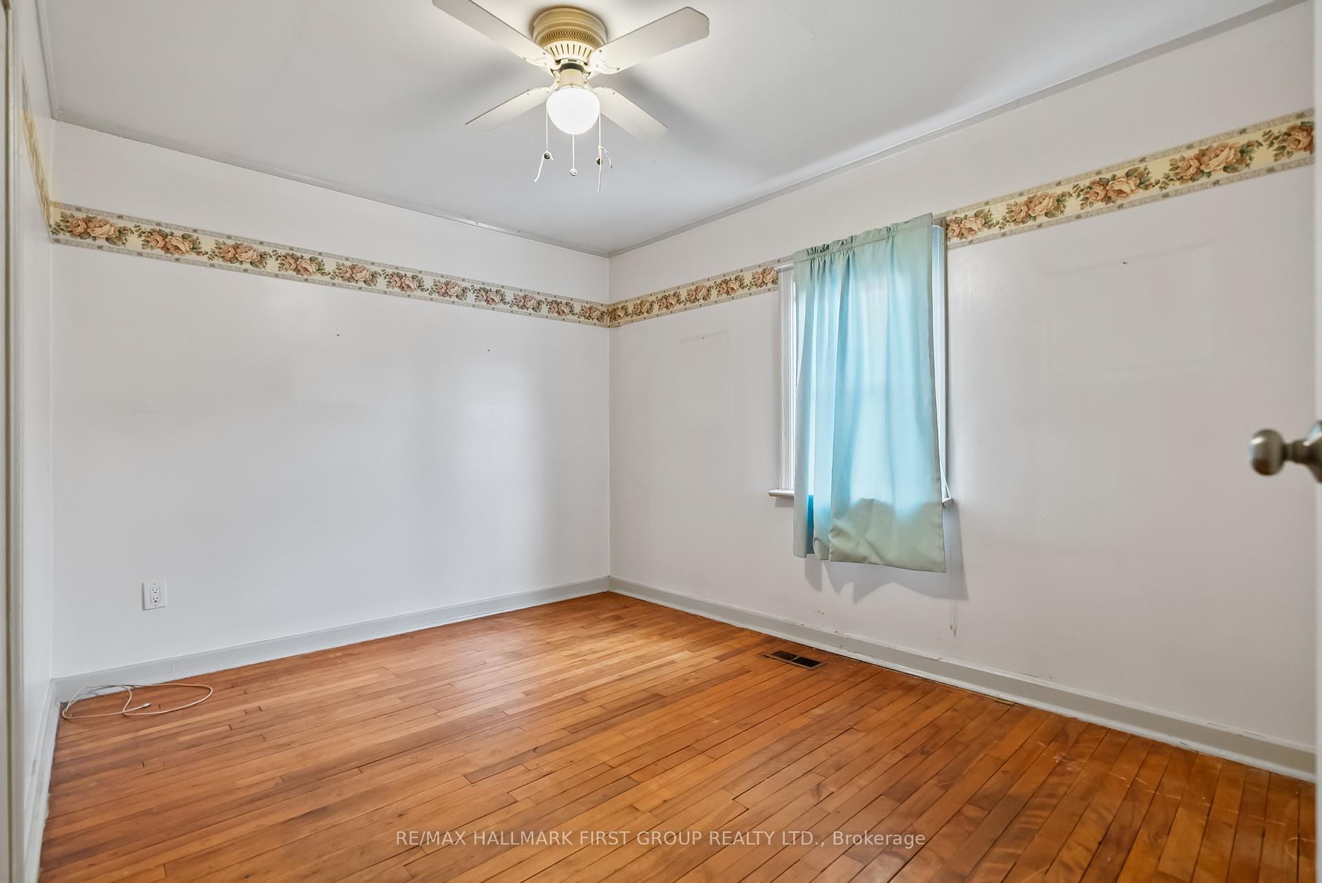 Photo 19 of 605 Perry Street, Whitby, Downtown Whitby — HOMEH