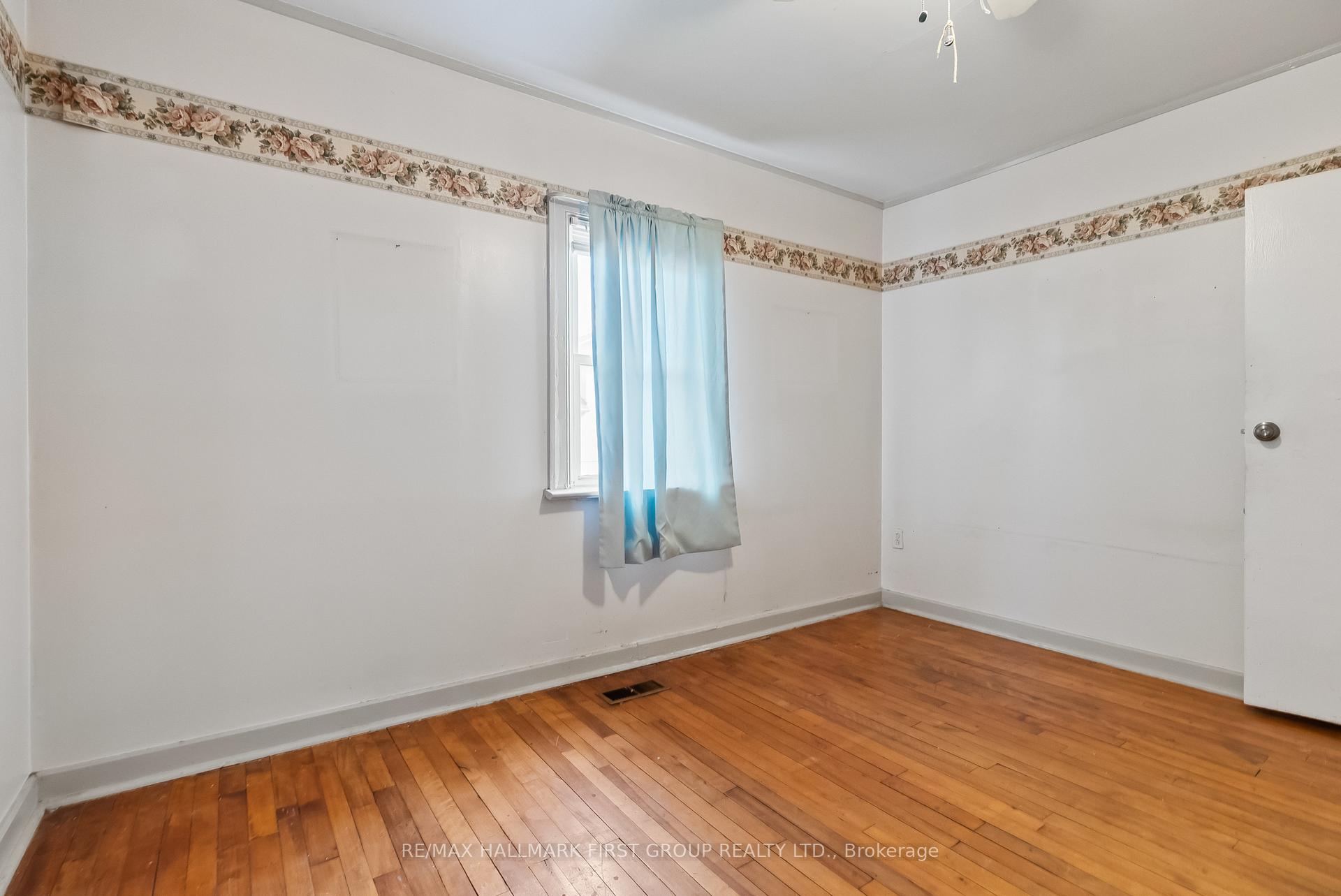 Photo 14 of 605 Perry Street, Whitby, Downtown Whitby — HOMEH