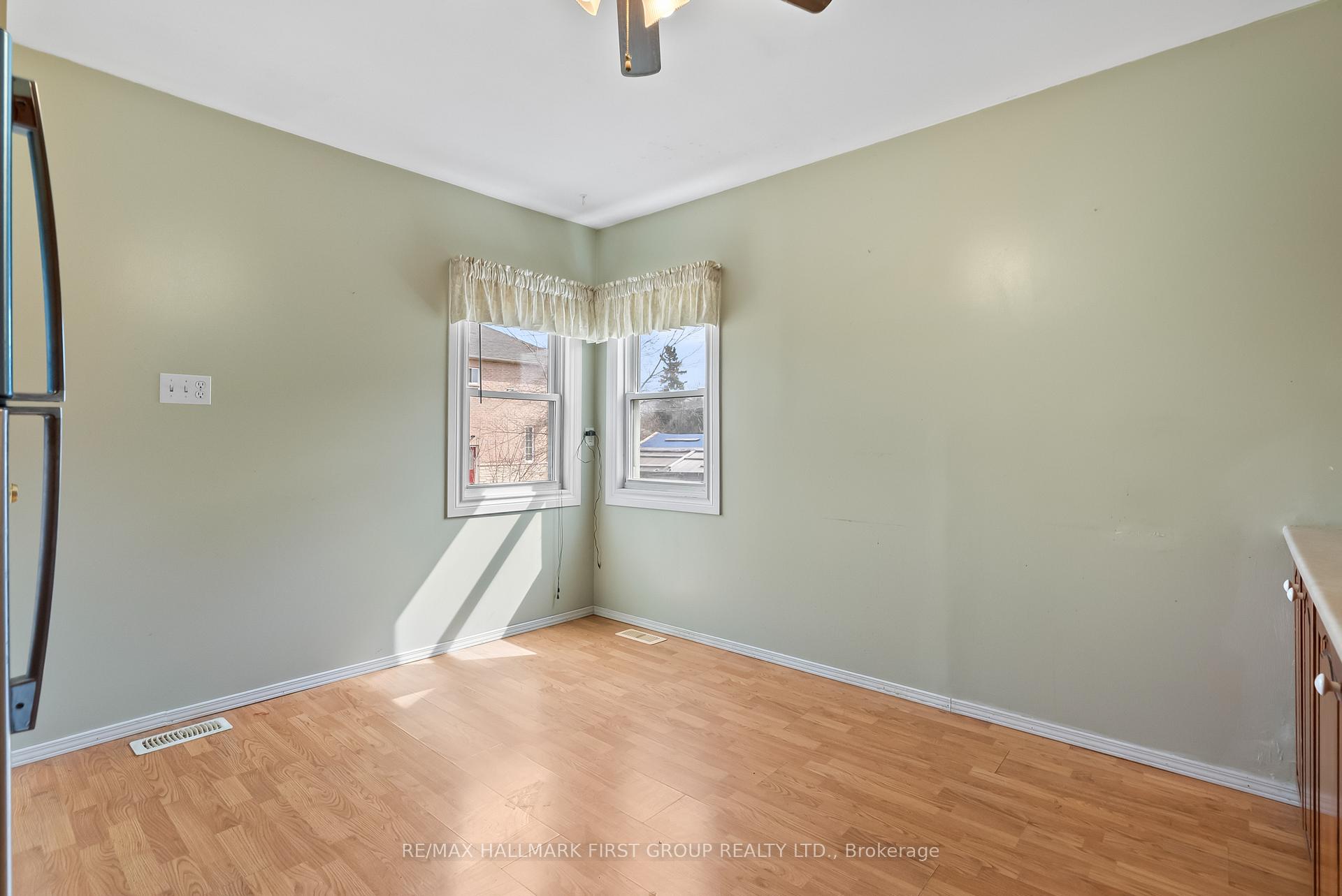 Photo 22 of 605 Perry Street, Whitby, Downtown Whitby — HOMEH