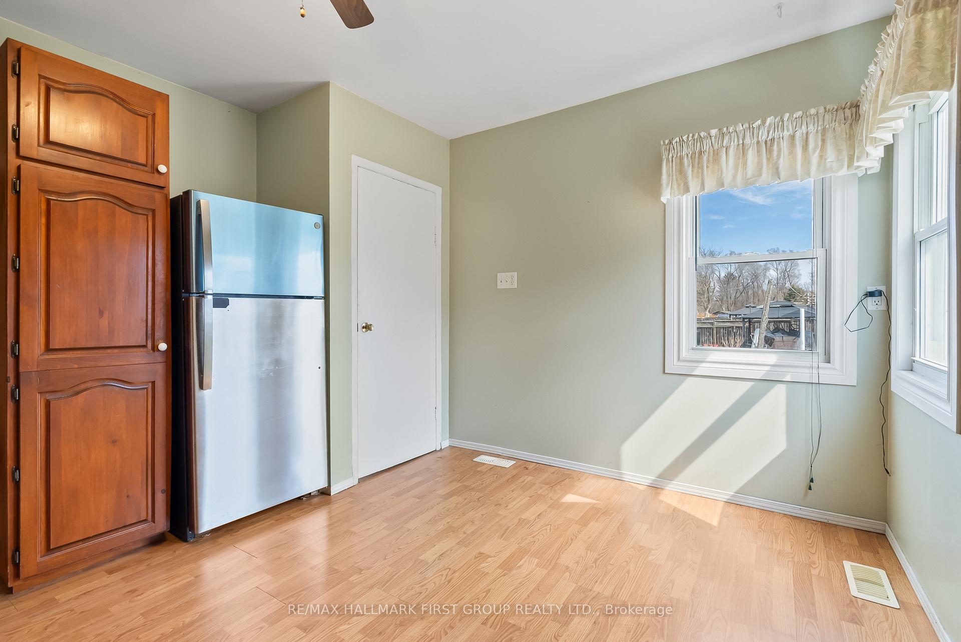 Photo 26 of 605 Perry Street, Whitby, Downtown Whitby — HOMEH