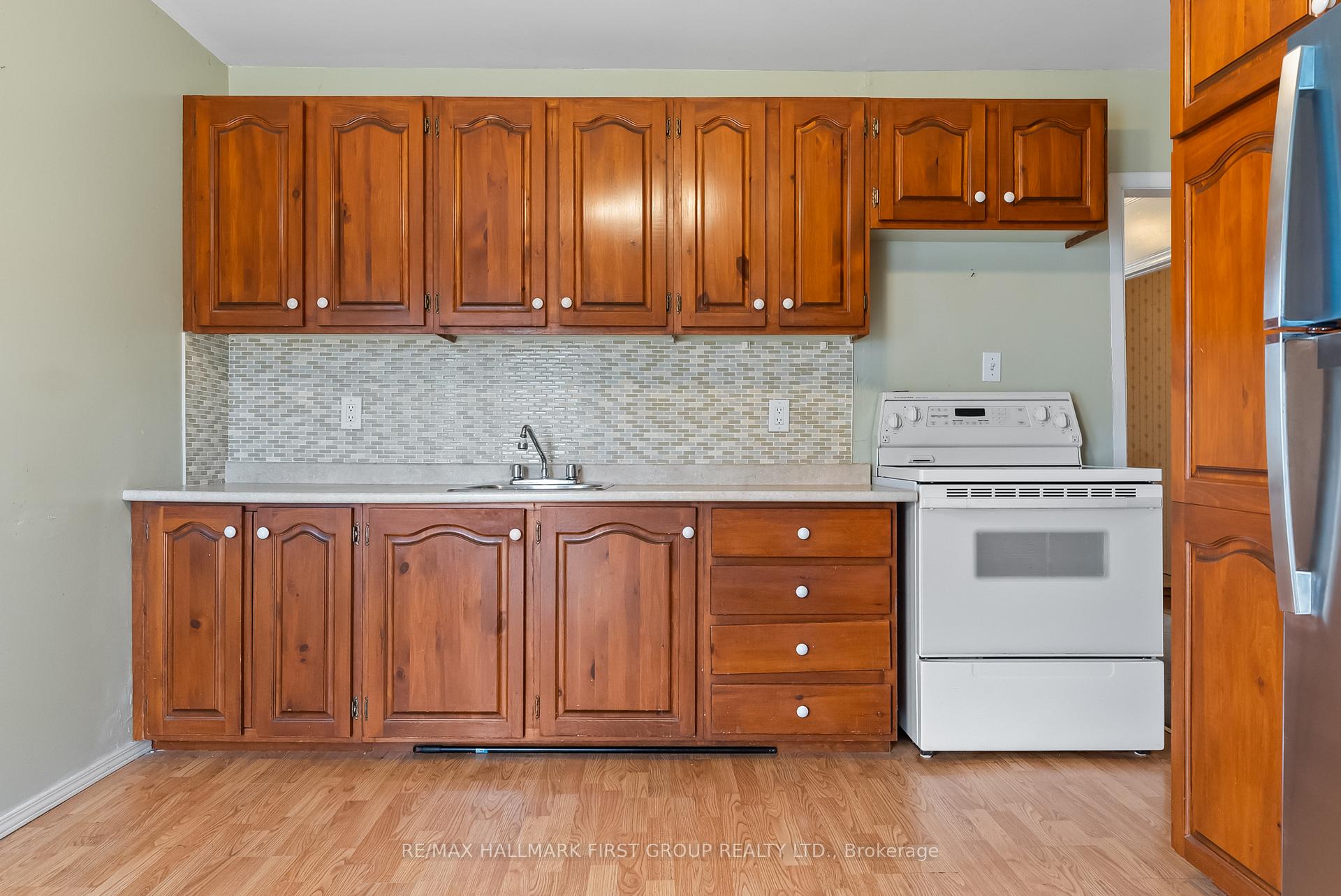 Photo 29 of 605 Perry Street, Whitby, Downtown Whitby — HOMEH