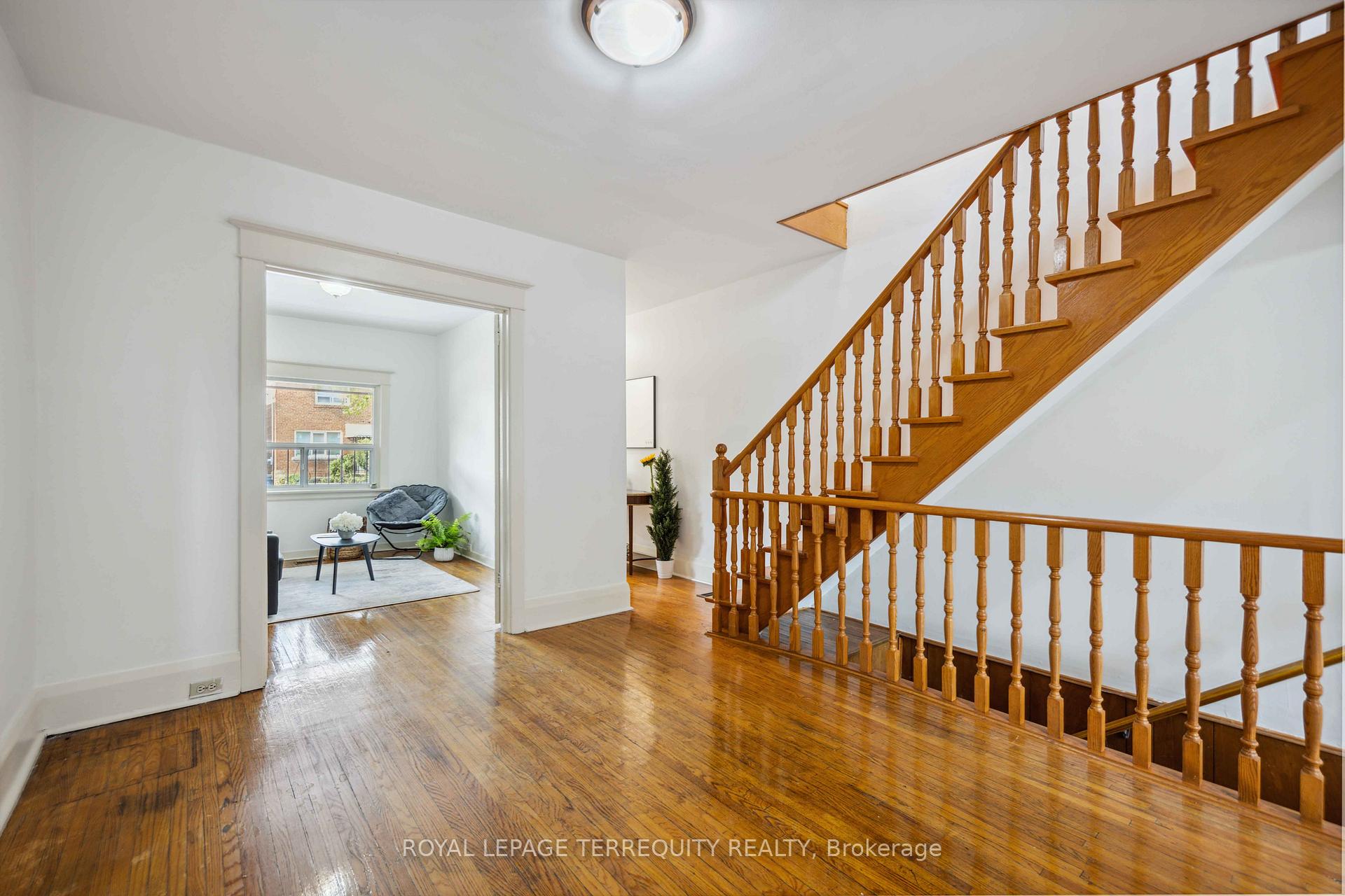 Photo 10 of 19 Curzon Street, Toronto, South Riverdale — HOMEH