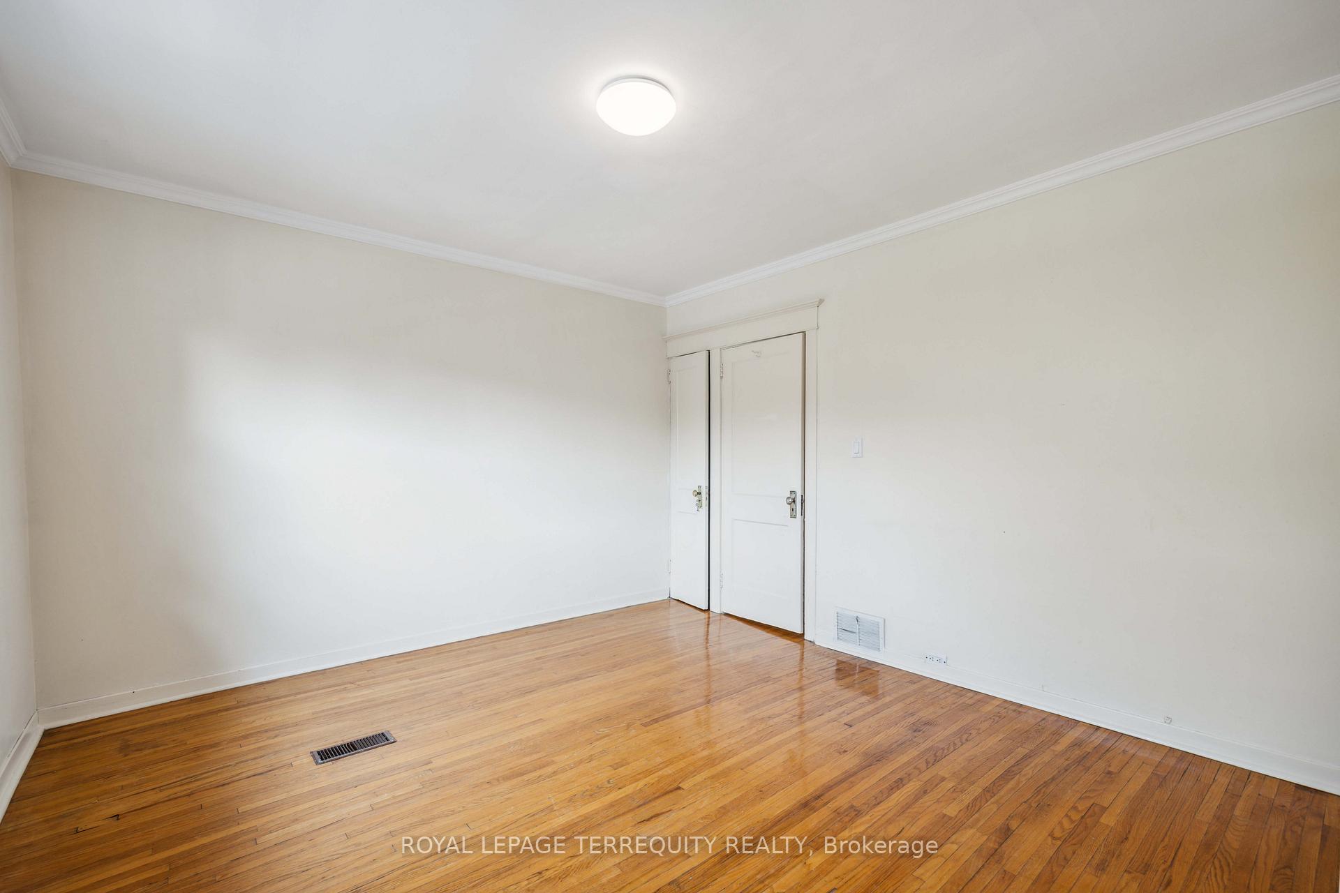 Photo 11 of 19 Curzon Street, Toronto, South Riverdale — HOMEH