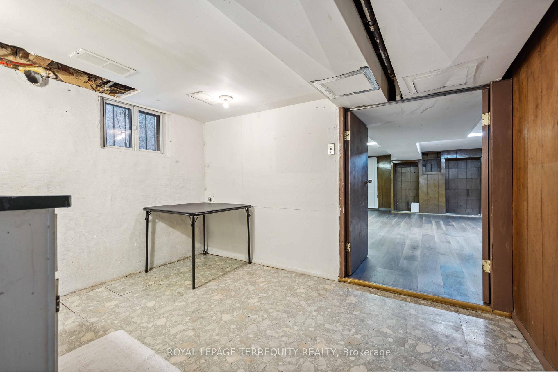 Photo 15 of 19 Curzon Street, Toronto, South Riverdale — HOMEH