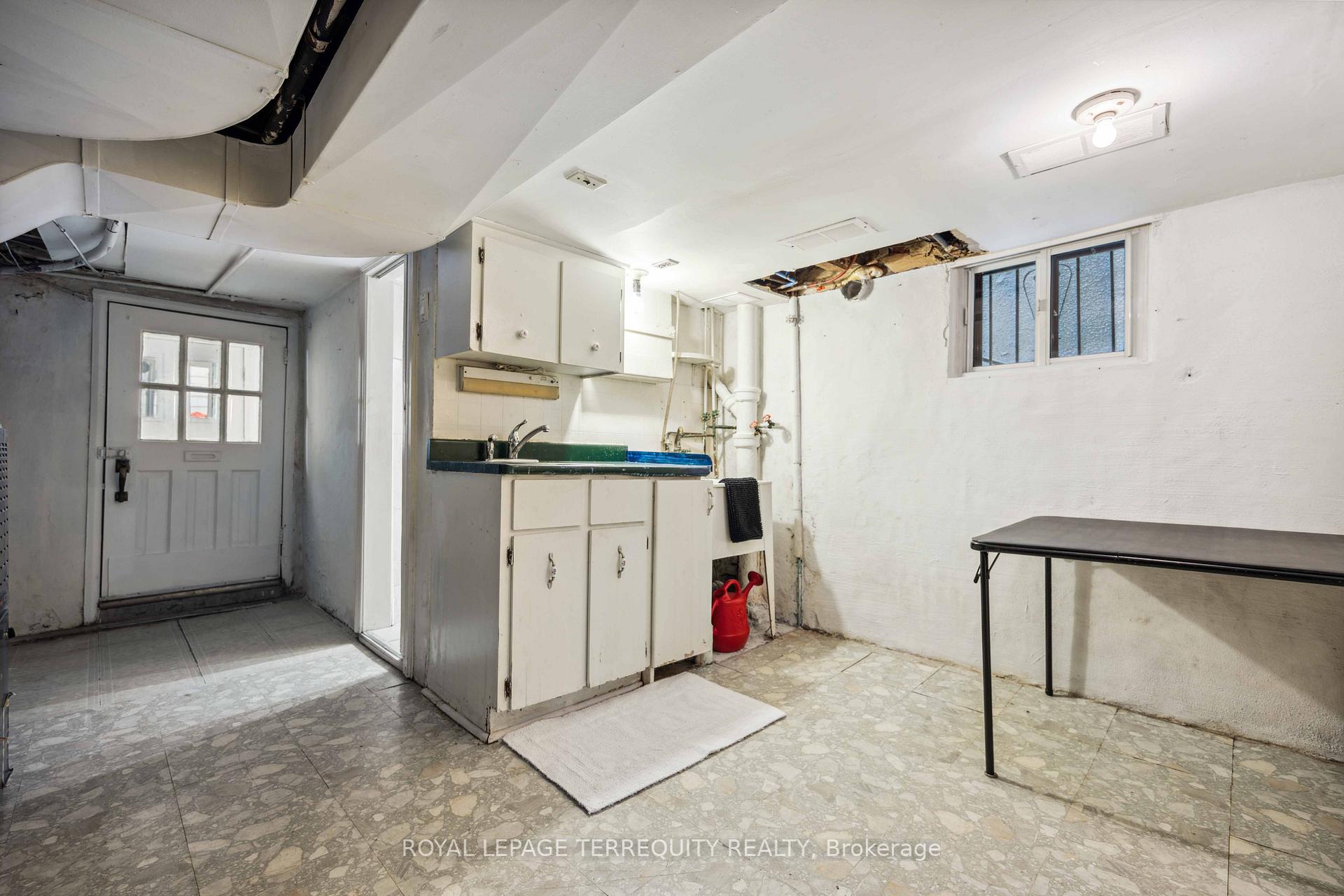 Photo 20 of 19 Curzon Street, Toronto, South Riverdale — HOMEH