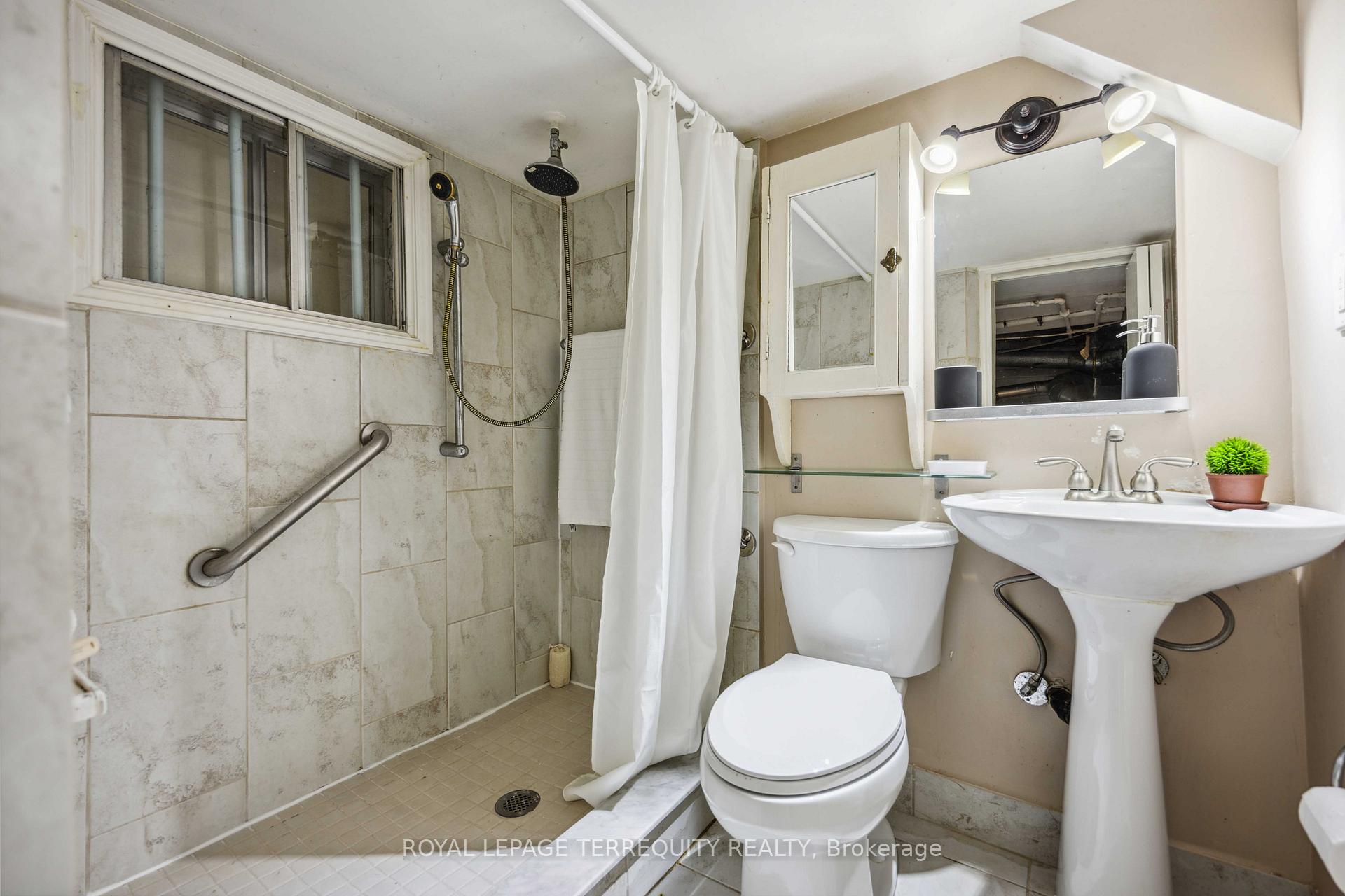 Photo 24 of 19 Curzon Street, Toronto, South Riverdale — HOMEH