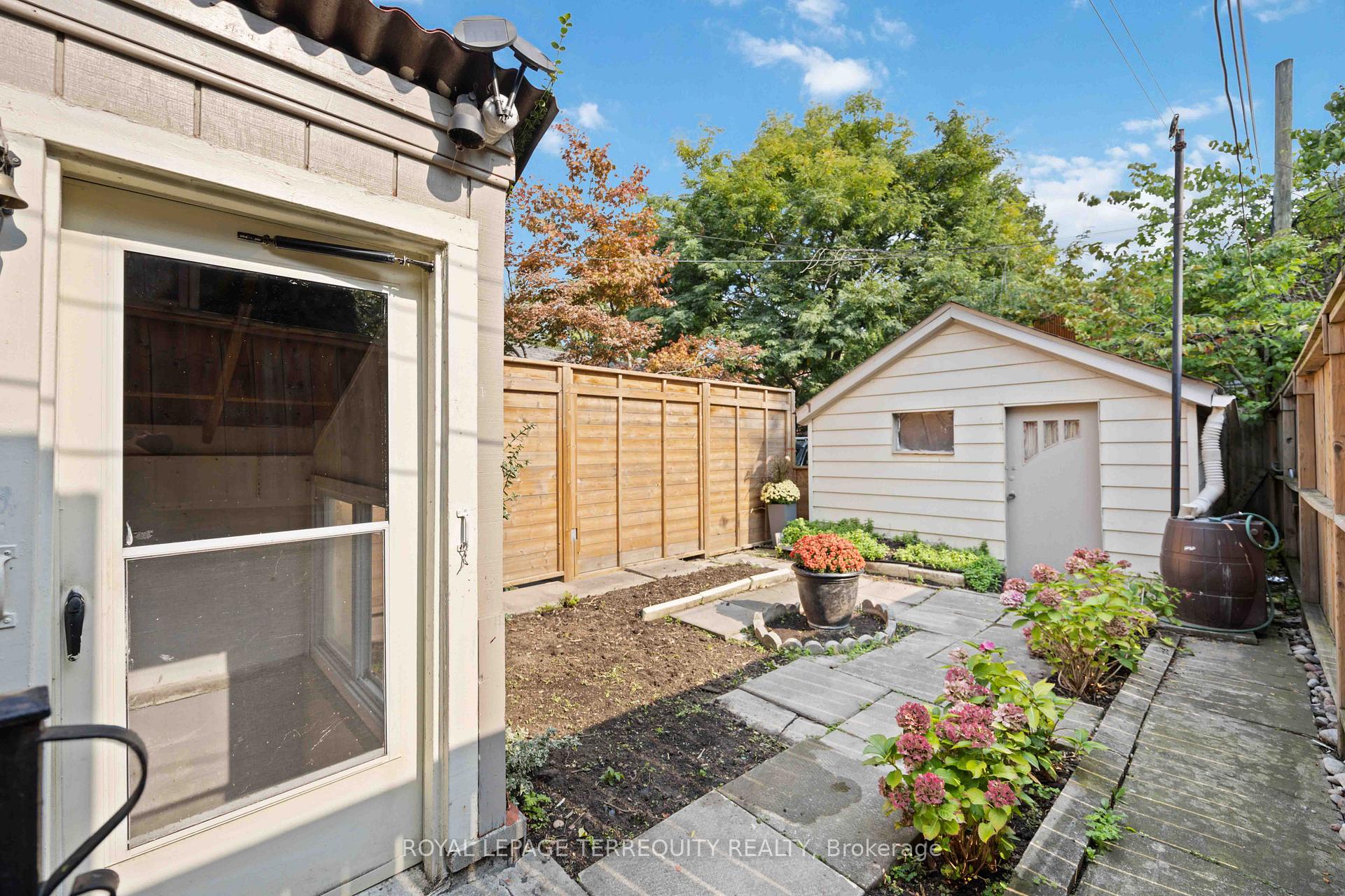 Photo 23 of 19 Curzon Street, Toronto, South Riverdale — HOMEH