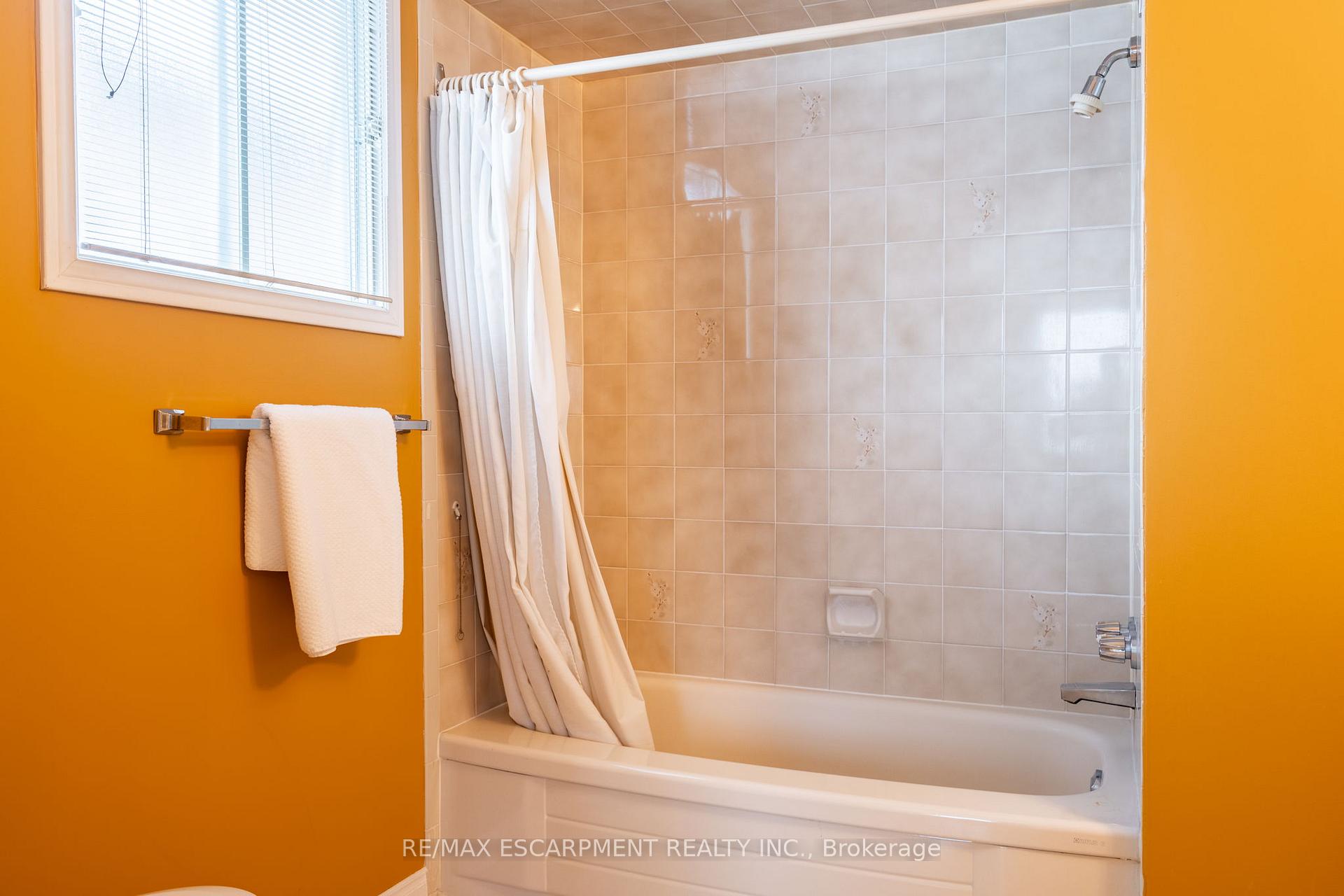 Photo 19 of 11 Serafino Court, Hamilton, Falkirk — HOMEH
