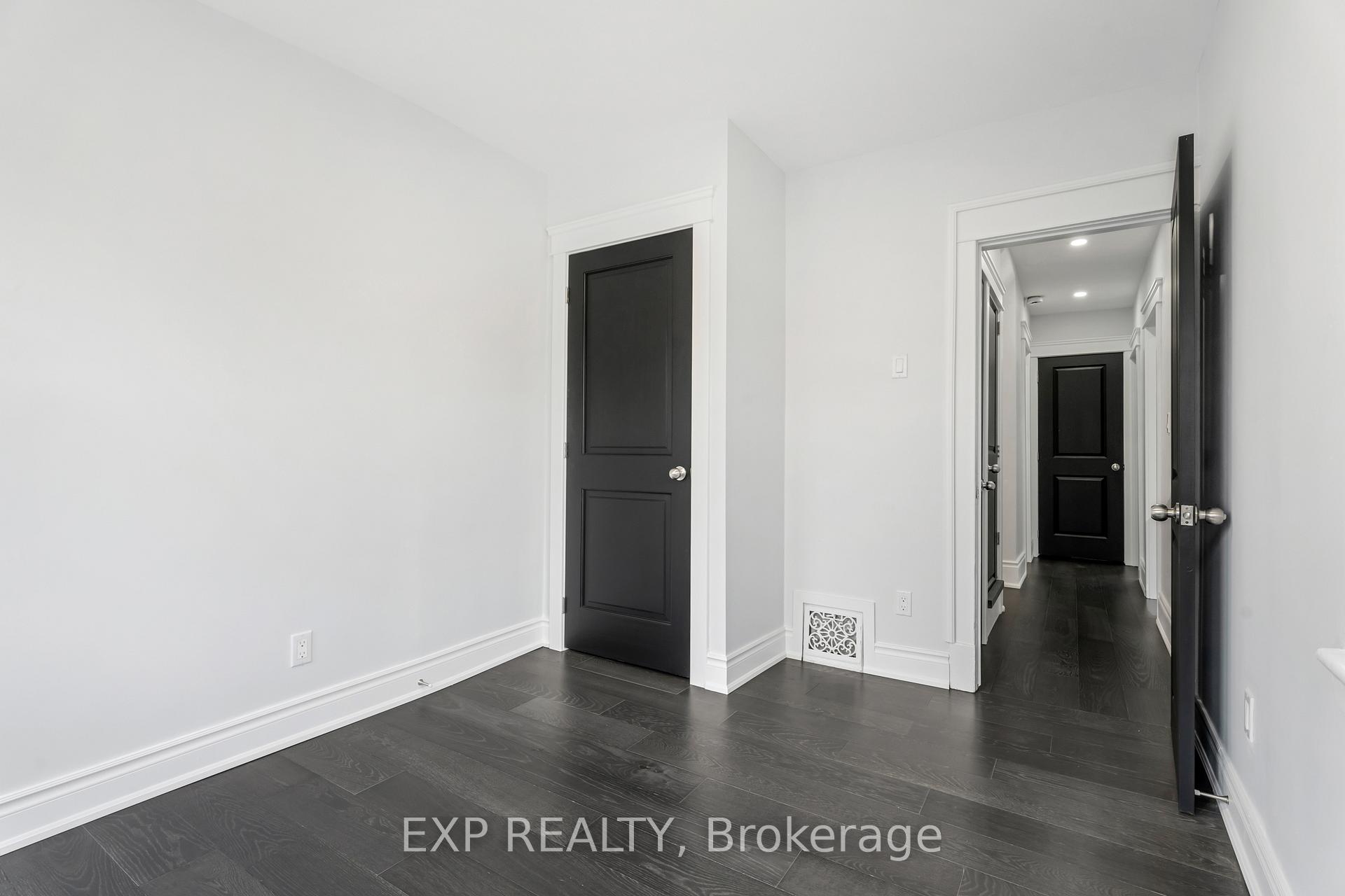 Photo 19 of 189 Ottawa Street, Hamilton, Delta — HOMEH