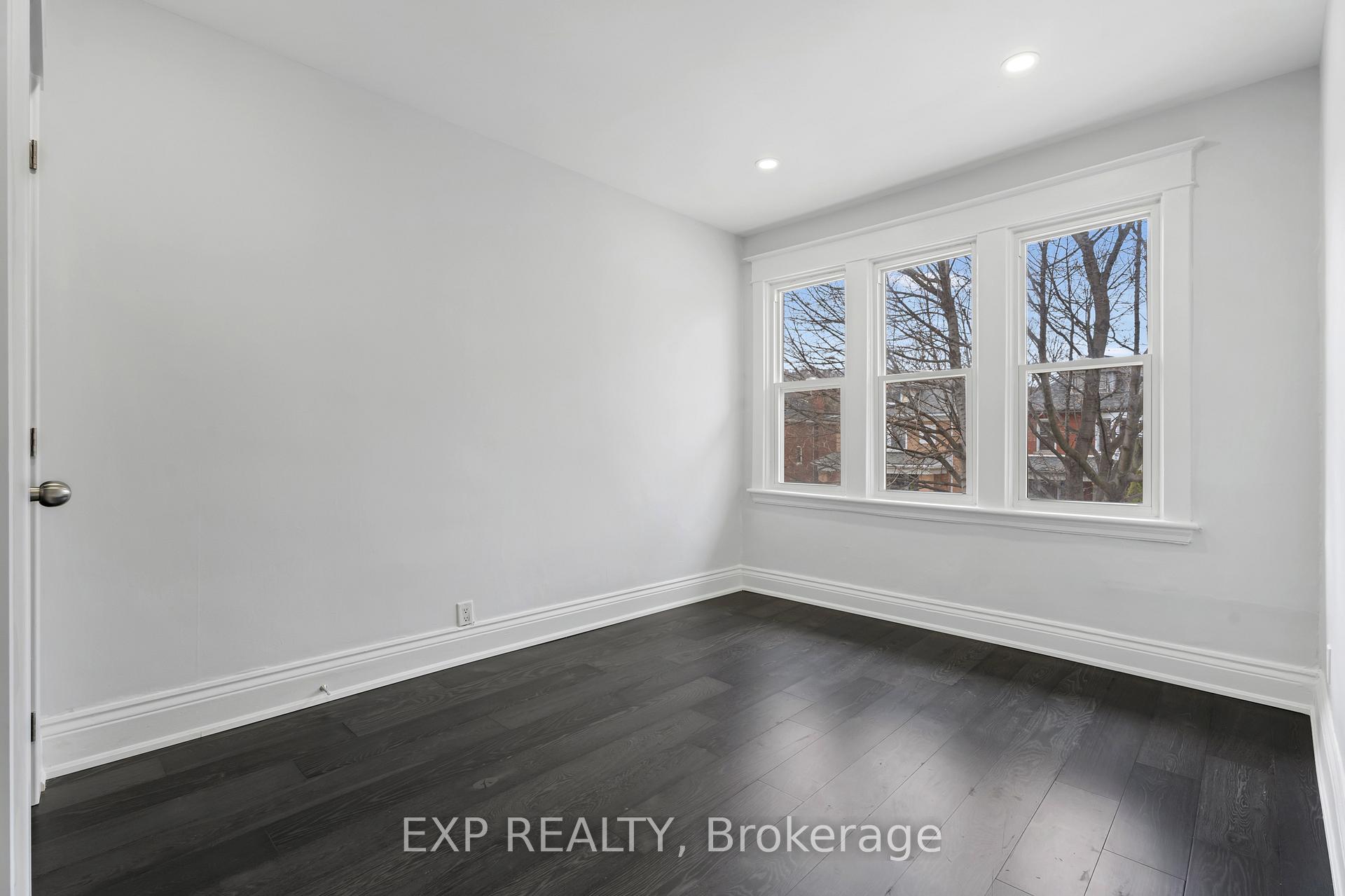 Photo 21 of 189 Ottawa Street, Hamilton, Delta — HOMEH