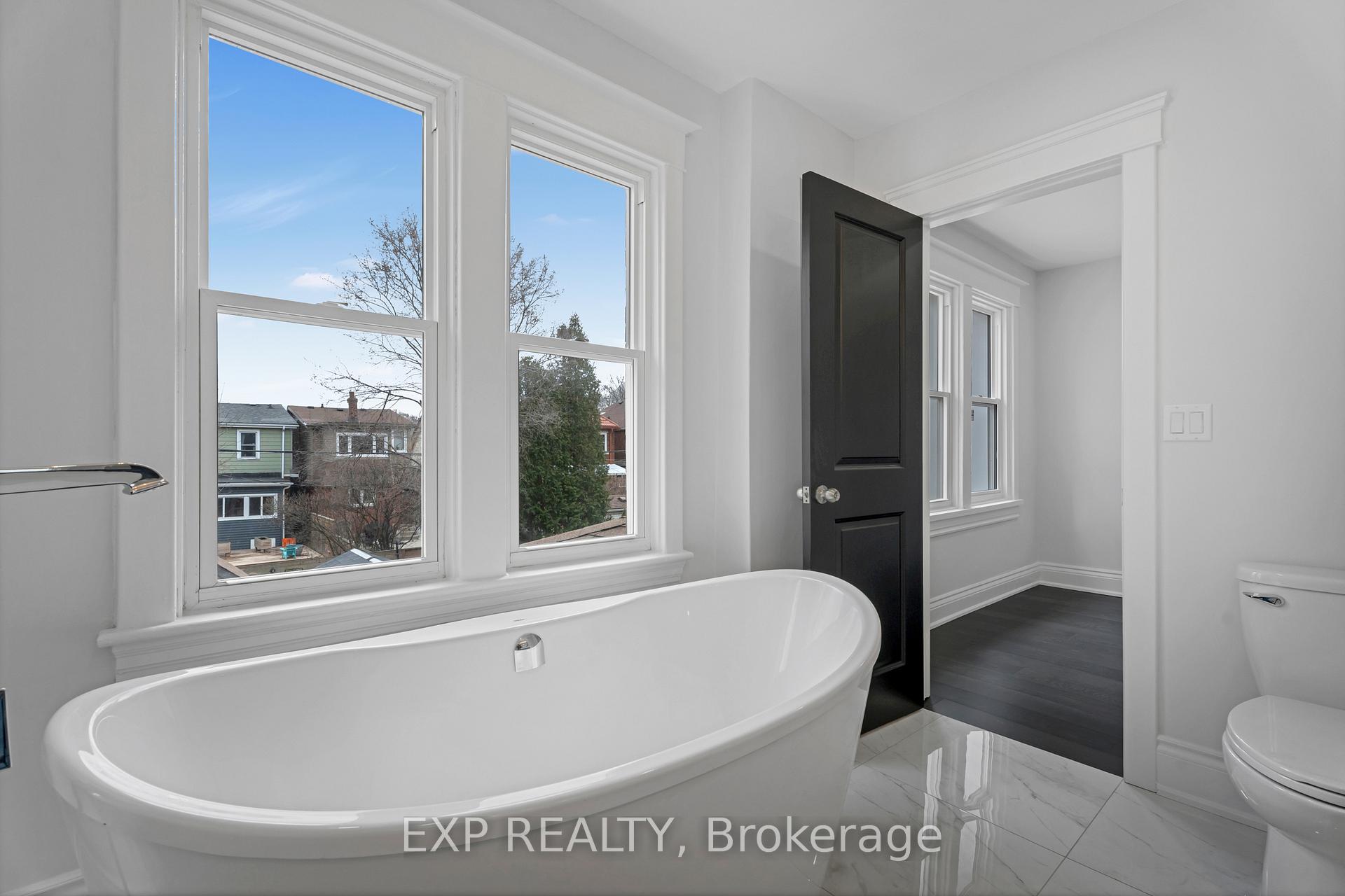 Photo 17 of 189 Ottawa Street, Hamilton, Delta — HOMEH