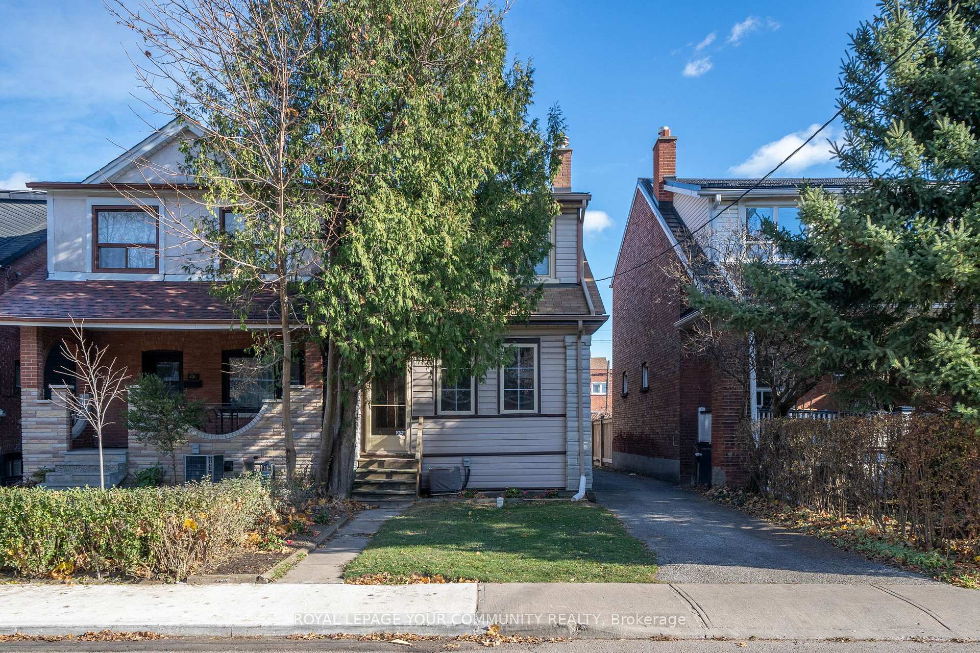 Photo 17 of 209 Westmount Avenue, Toronto, Oakwood Village — HOMEH