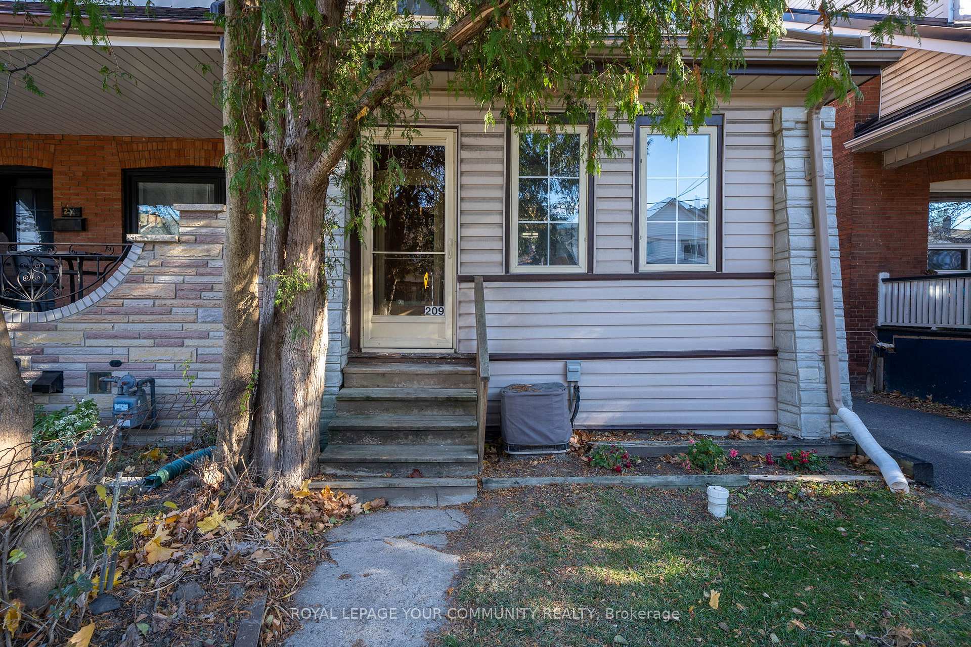 Photo 12 of 209 Westmount Avenue, Toronto, Oakwood Village — HOMEH
