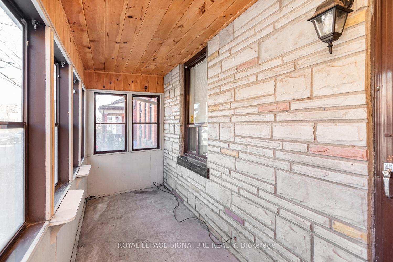Photo 2 of 62 Ray Street N, Hamilton, Strathcona — HOMEH