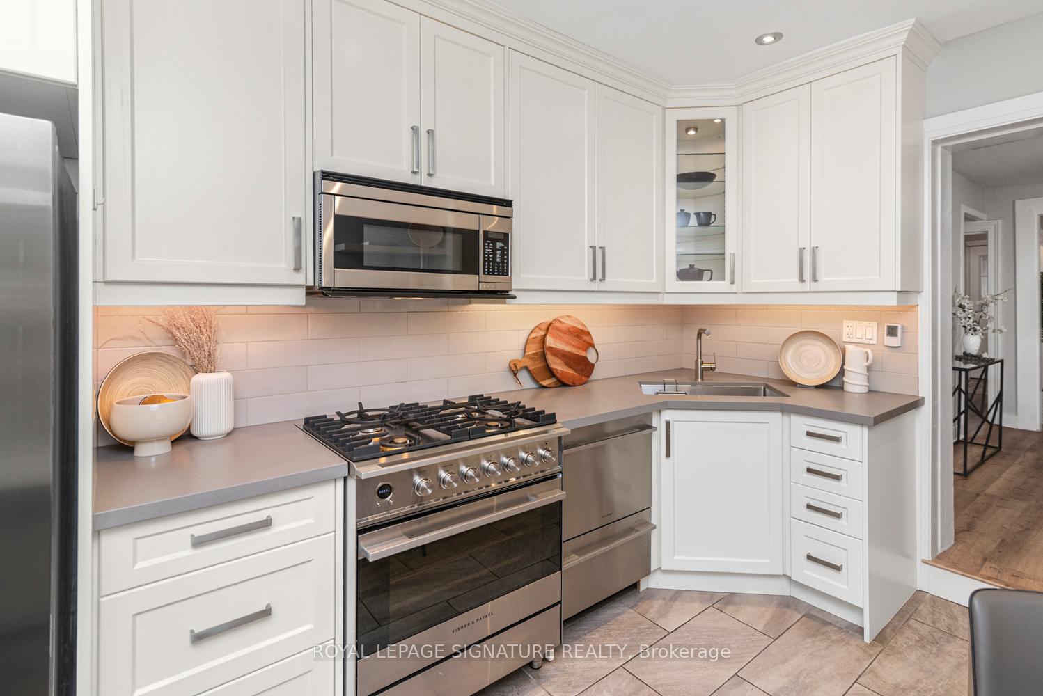 Photo 12 of 62 Ray Street N, Hamilton, Strathcona — HOMEH