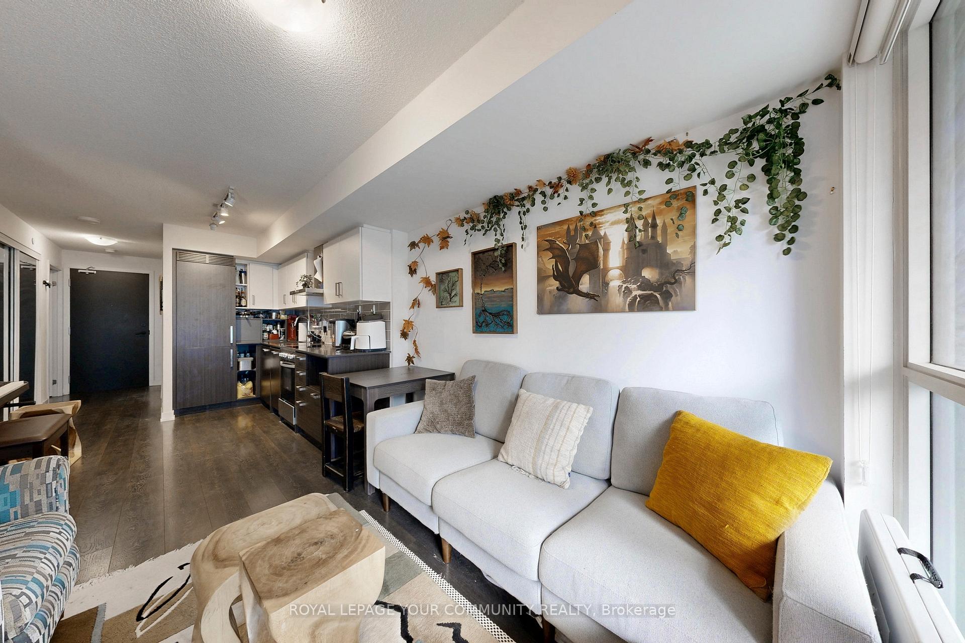 Photo 5 of Unit 410, 125 Redpath Avenue, Toronto, Mount Pleasant East — HOMEH