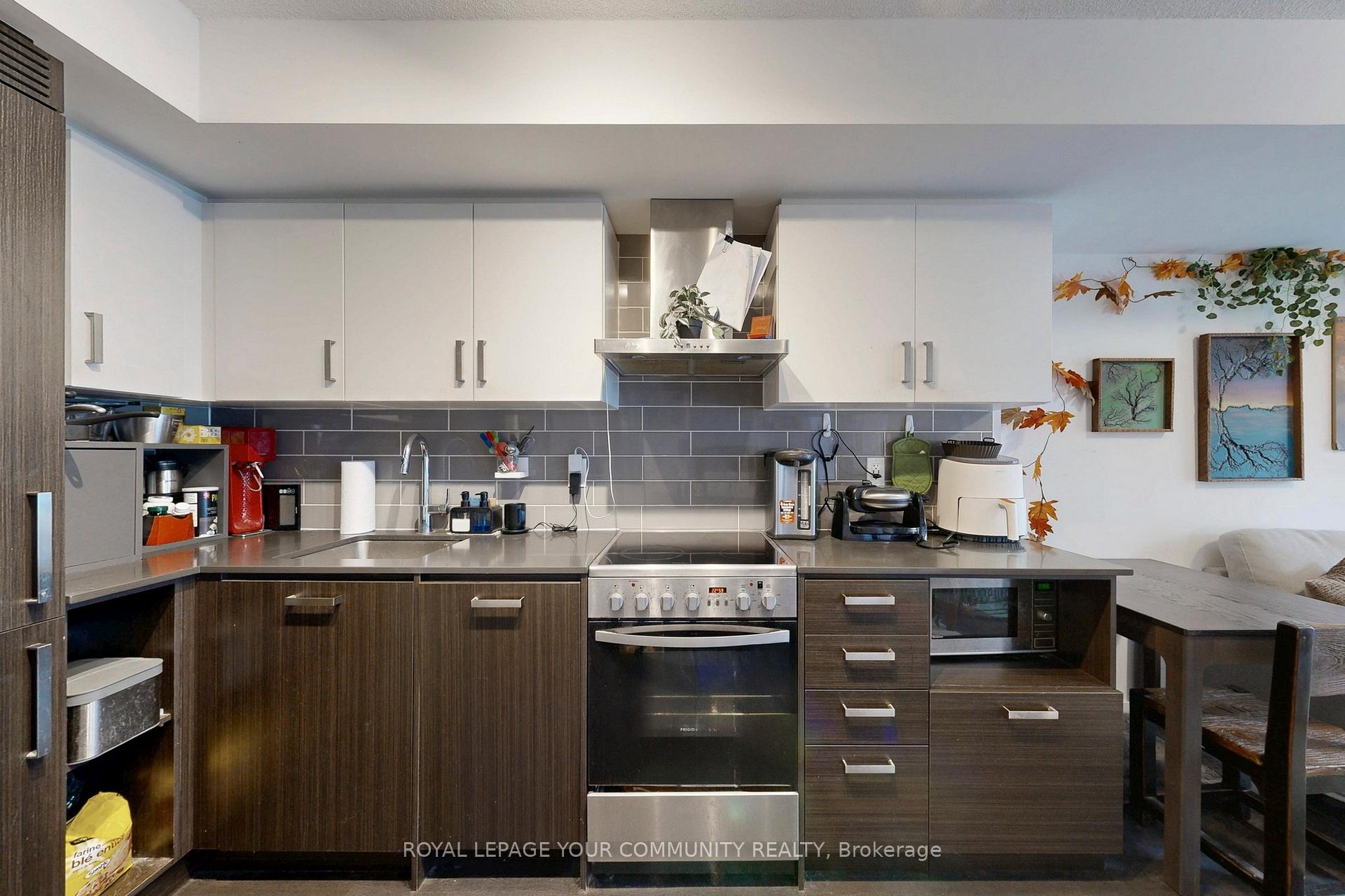 Photo 10 of Unit 410, 125 Redpath Avenue, Toronto, Mount Pleasant East — HOMEH