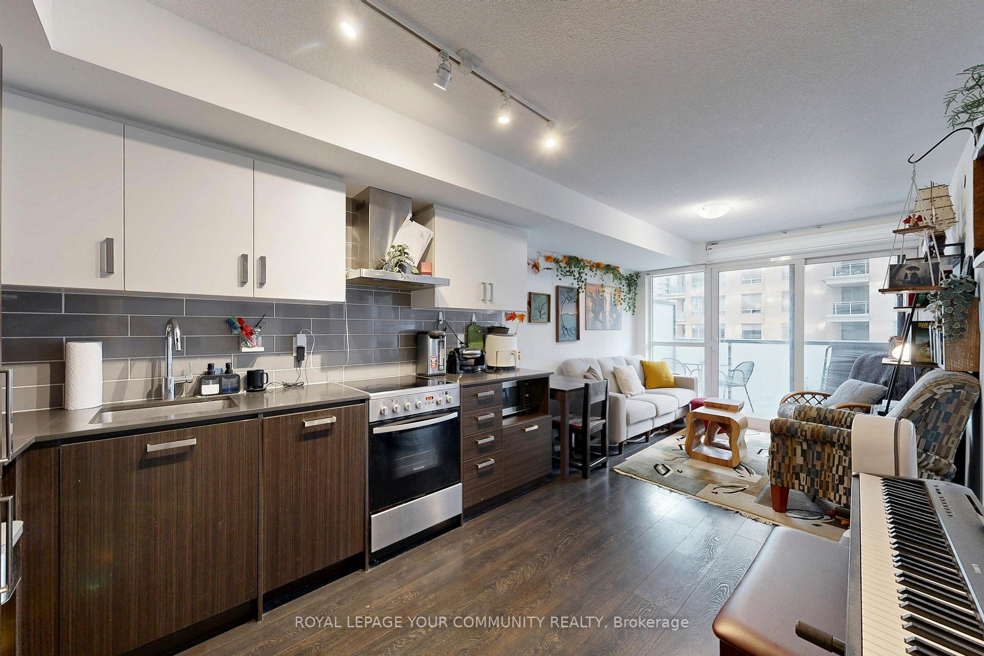 Photo 6 of Unit 410, 125 Redpath Avenue, Toronto, Mount Pleasant East — HOMEH