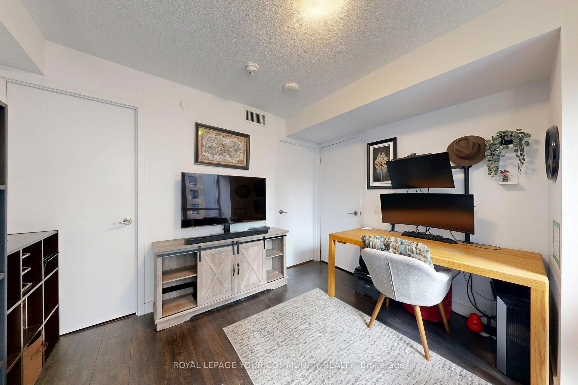 Photo 8 of Unit 410, 125 Redpath Avenue, Toronto, Mount Pleasant East — HOMEH