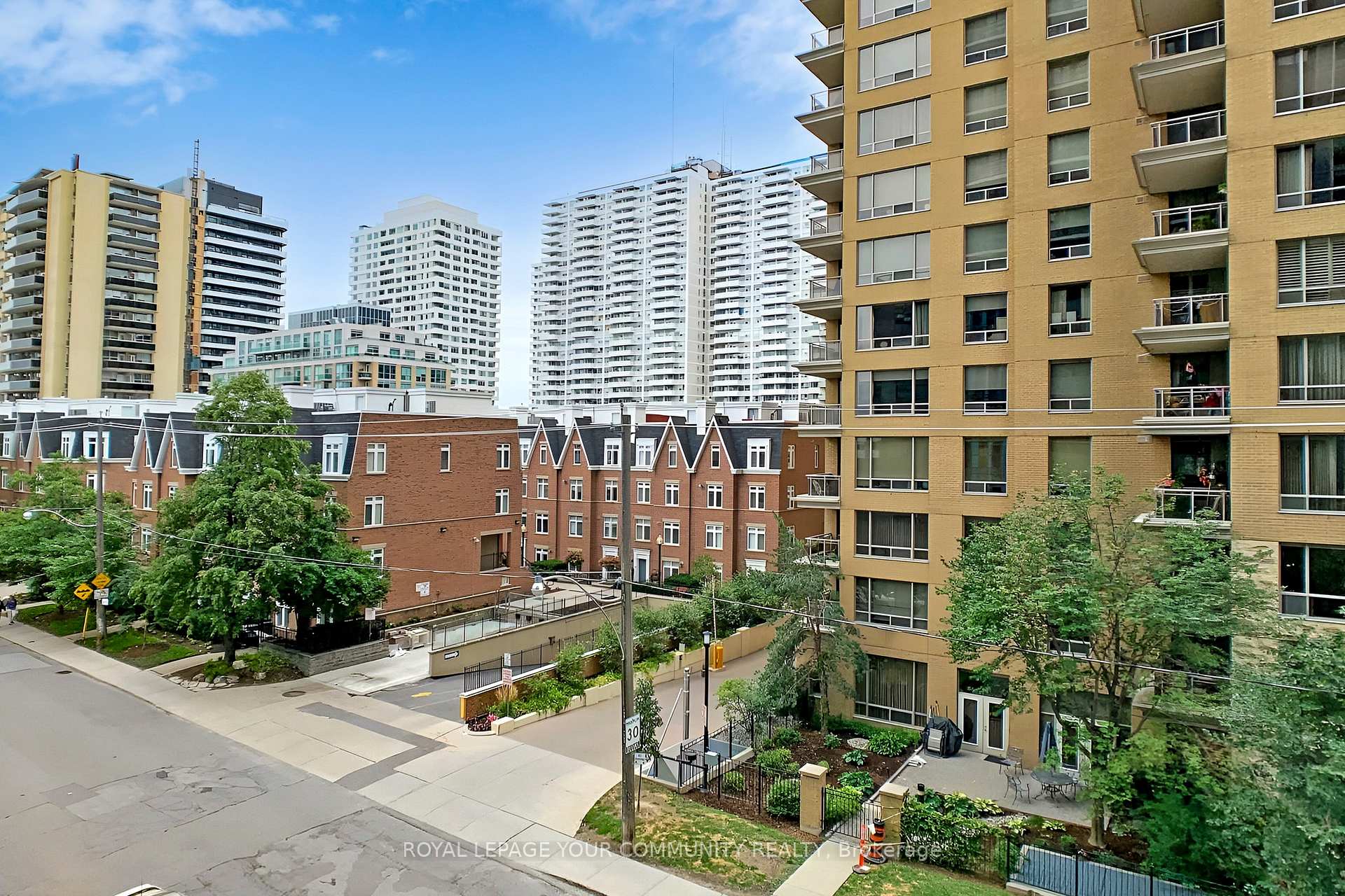 Photo 35 of Unit 410, 125 Redpath Avenue, Toronto, Mount Pleasant East — HOMEH