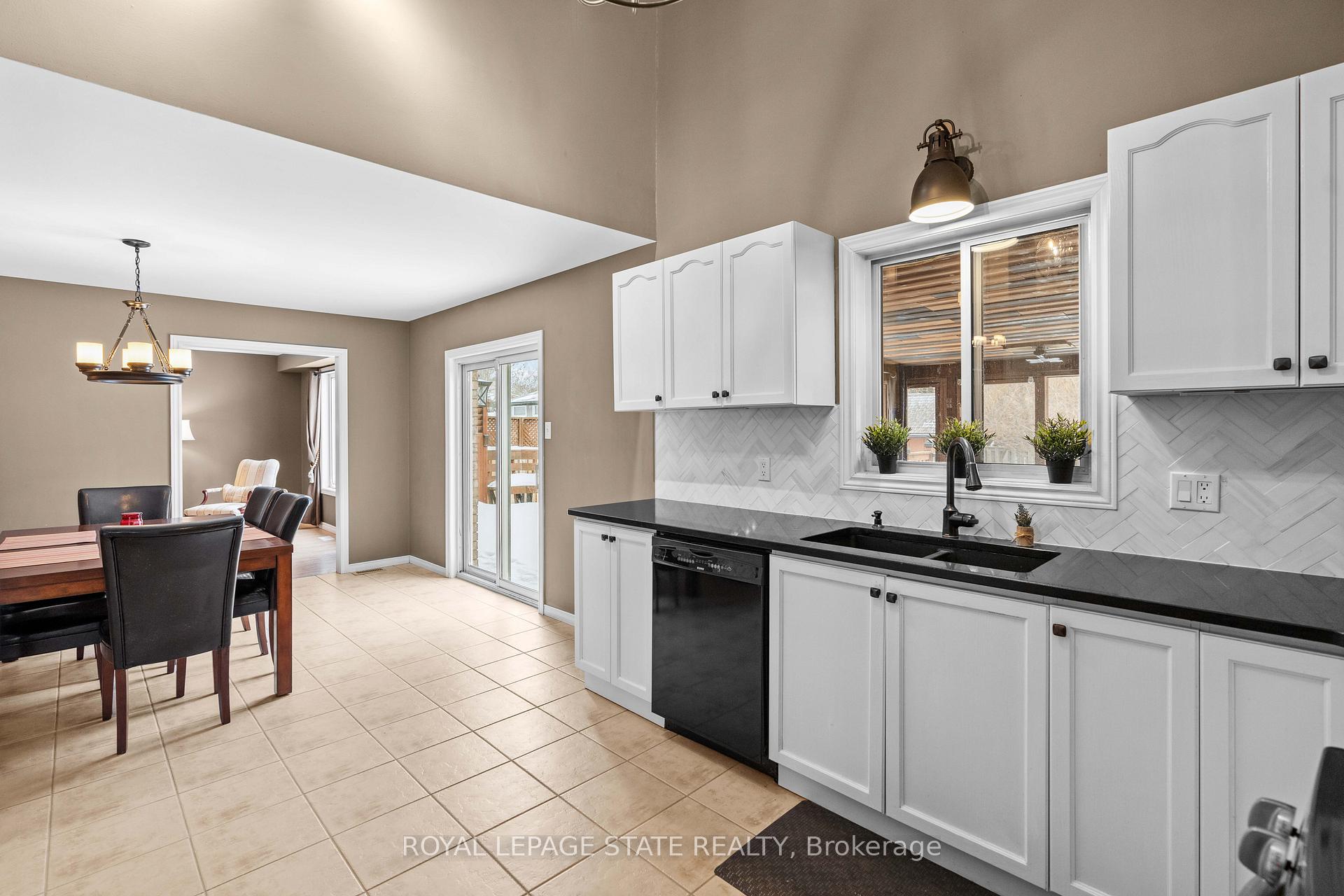 Photo 6 of 45 Tartan Drive, Haldimand — HOMEH