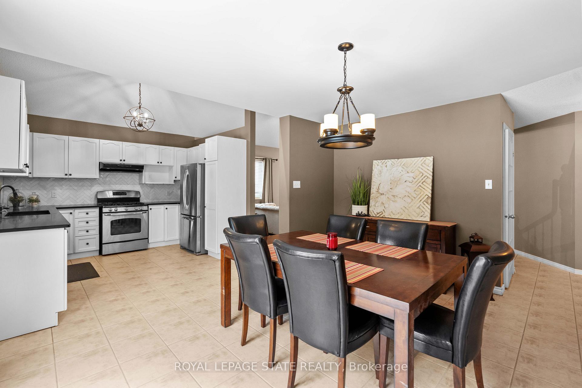 Photo 11 of 45 Tartan Drive, Haldimand — HOMEH