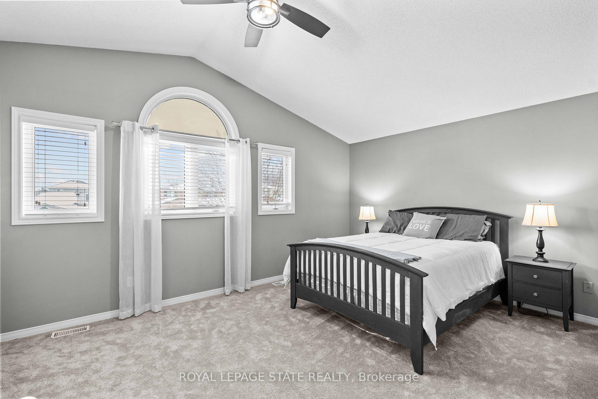 Photo 24 of 45 Tartan Drive, Haldimand — HOMEH