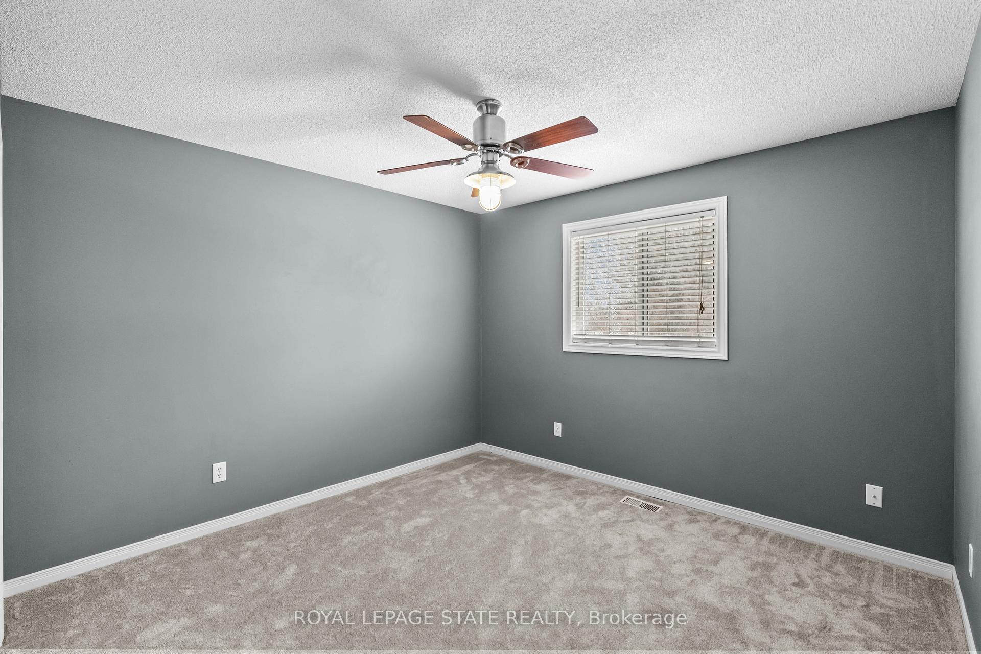 Photo 17 of 45 Tartan Drive, Haldimand — HOMEH