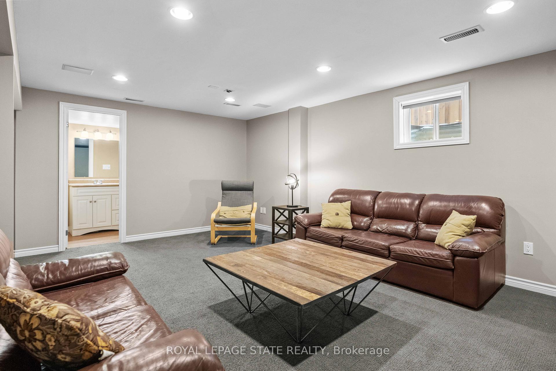Photo 27 of 45 Tartan Drive, Haldimand — HOMEH