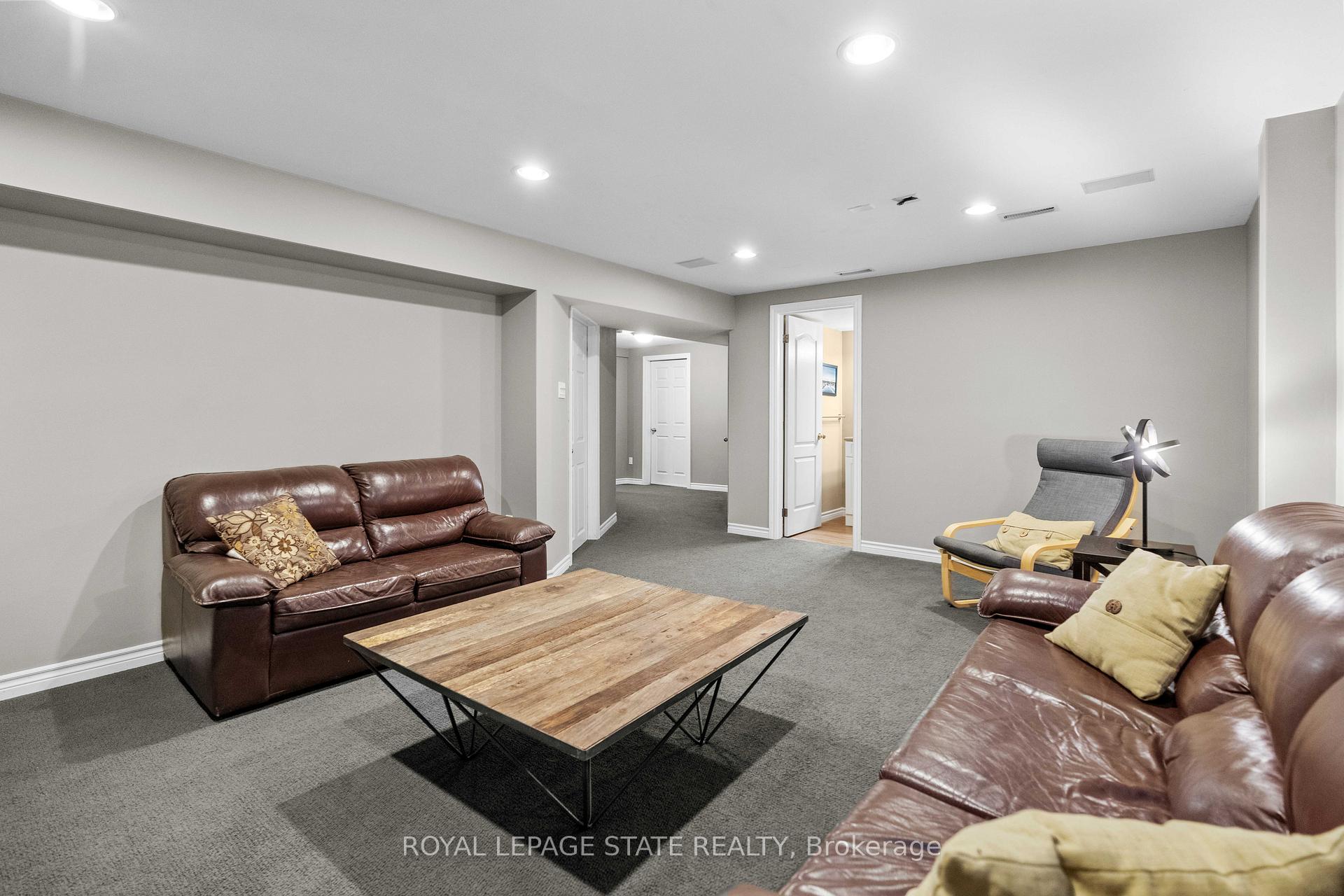 Photo 31 of 45 Tartan Drive, Haldimand — HOMEH