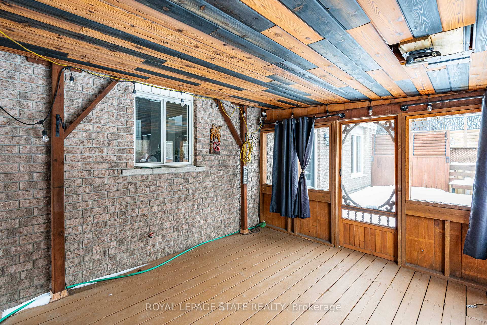 Photo 36 of 45 Tartan Drive, Haldimand — HOMEH