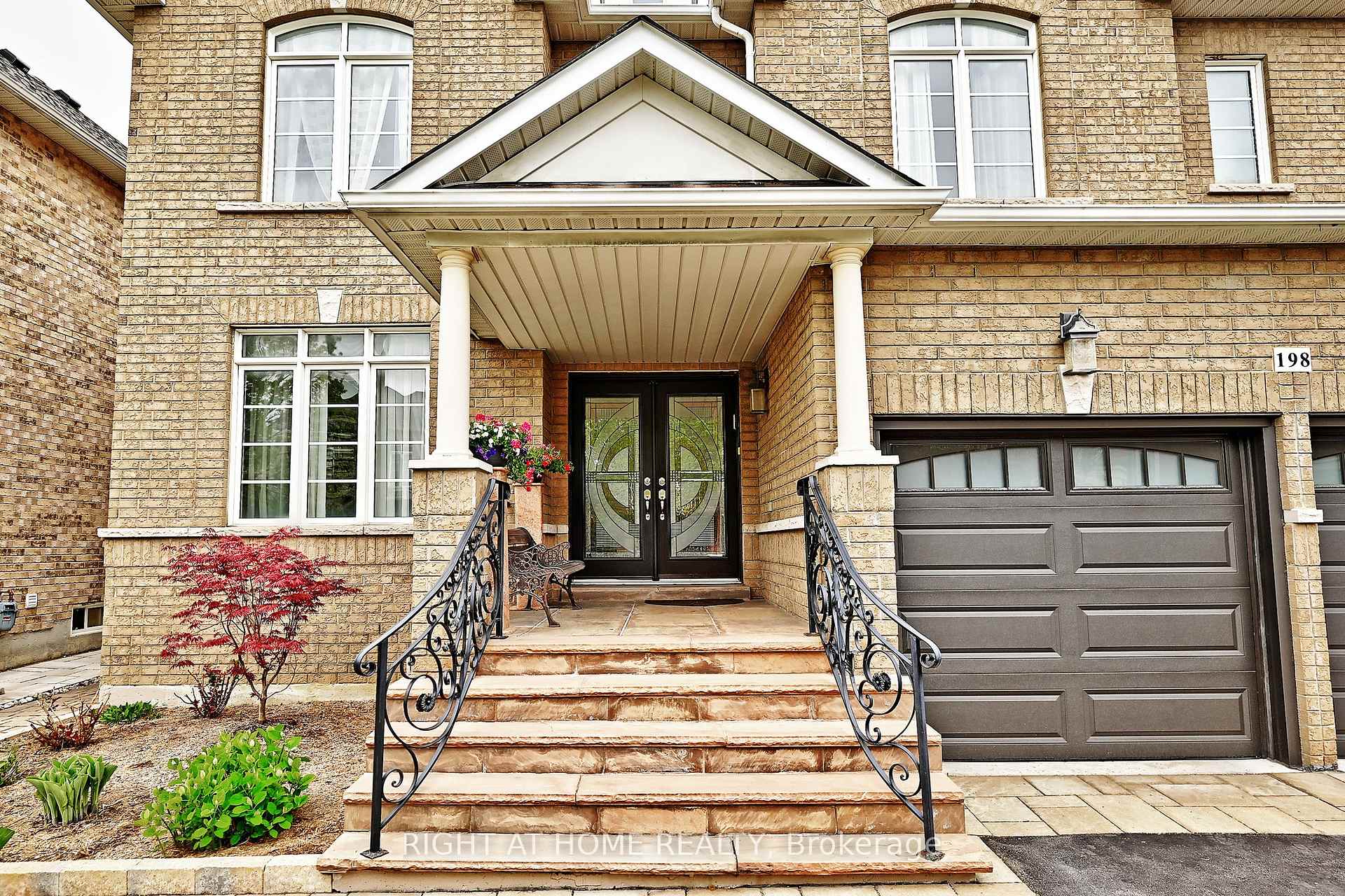 Photo 2 of 198 Seabreeze Avenue, Vaughan, Patterson — HOMEH