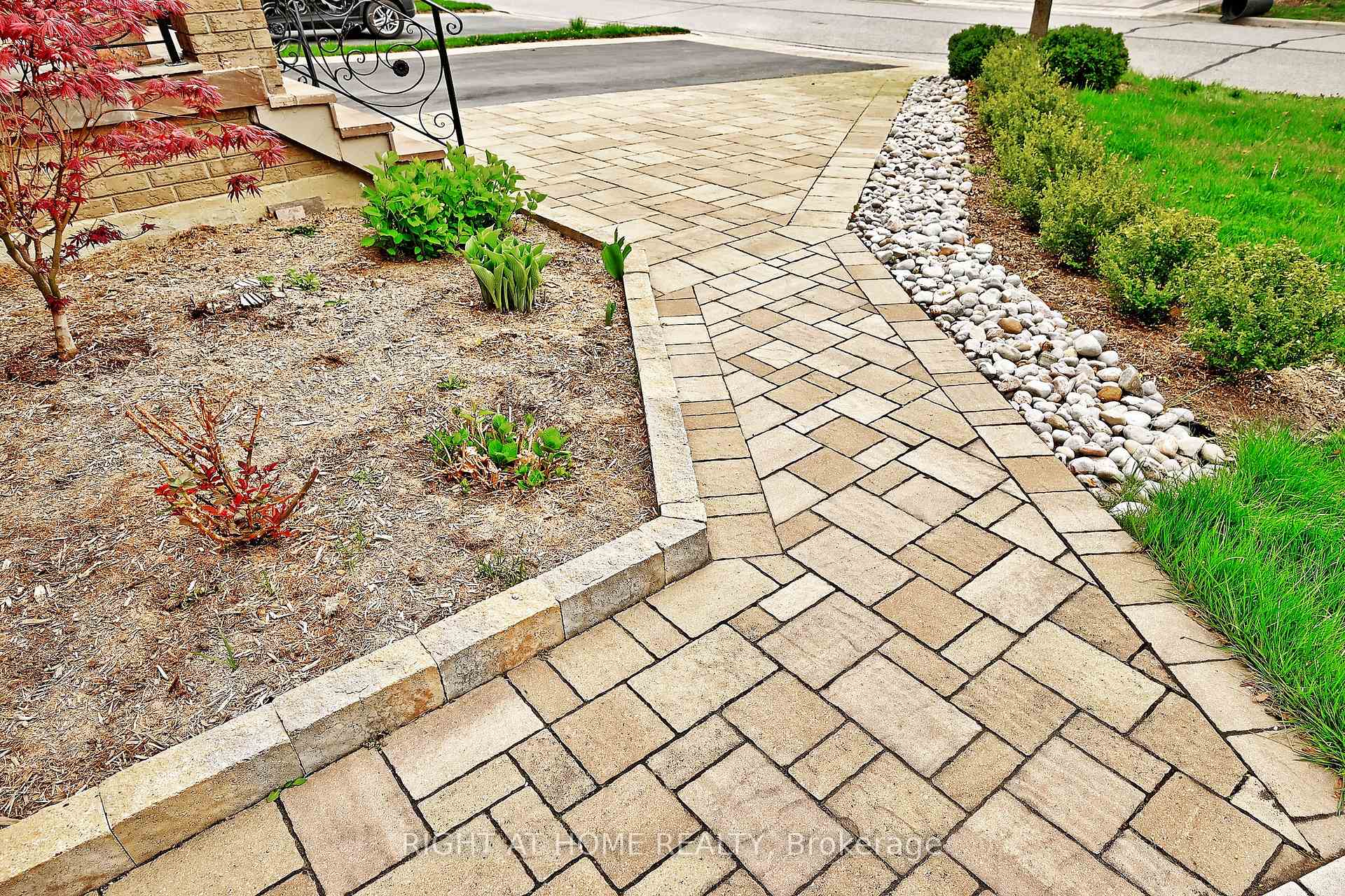 Photo 9 of 198 Seabreeze Avenue, Vaughan, Patterson — HOMEH
