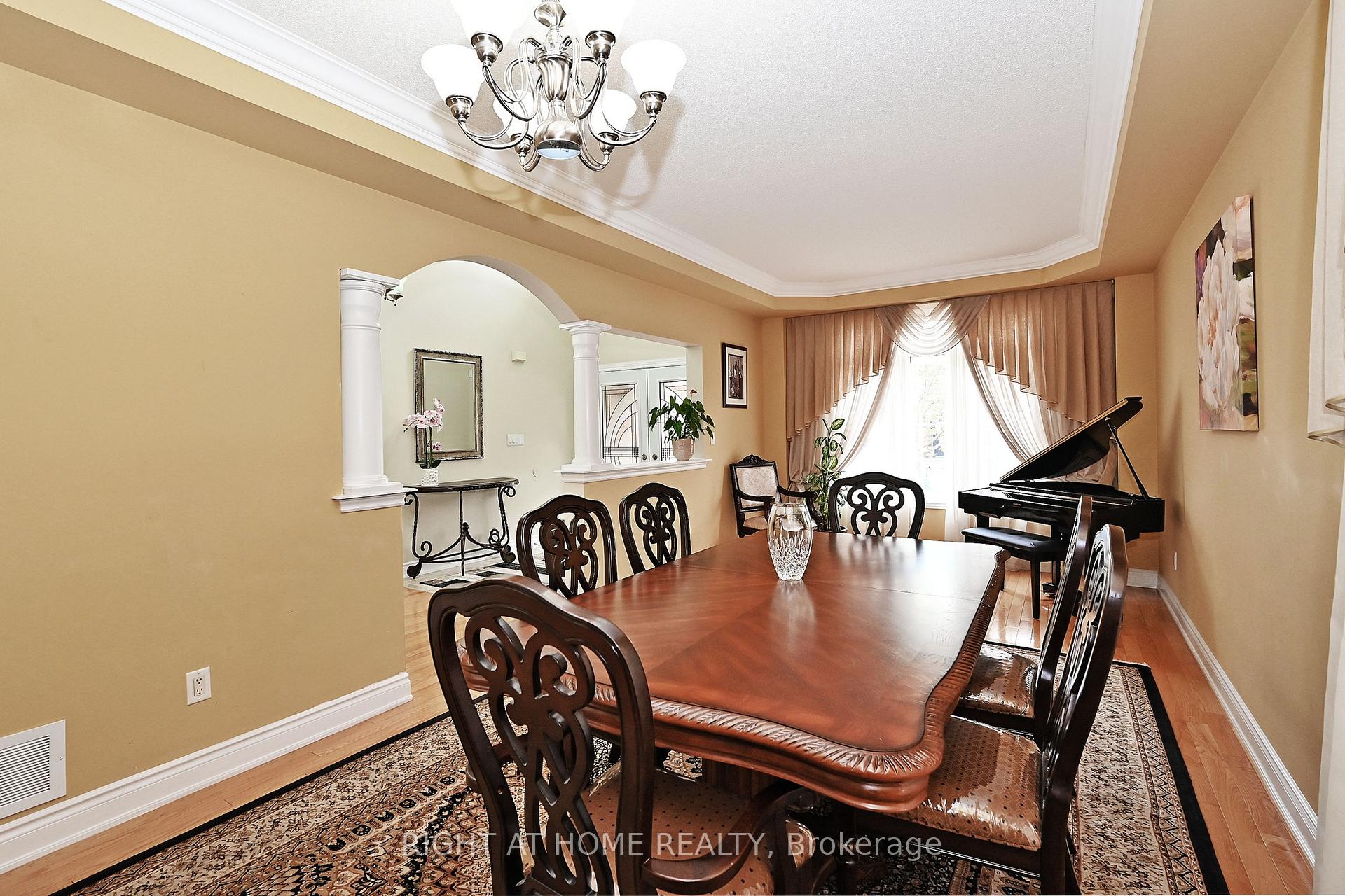 Photo 6 of 198 Seabreeze Avenue, Vaughan, Patterson — HOMEH