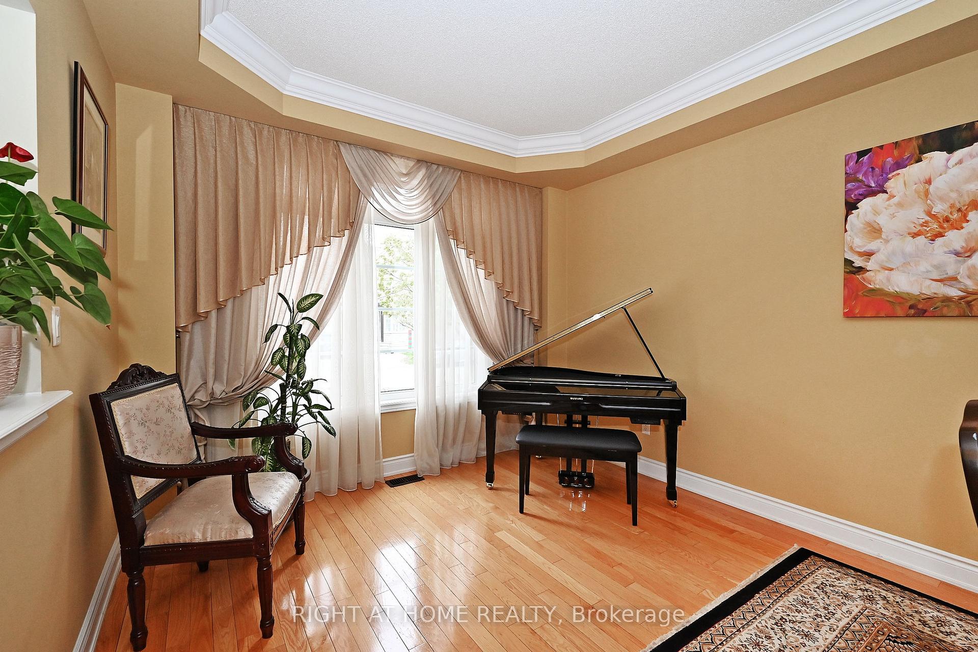 Photo 13 of 198 Seabreeze Avenue, Vaughan, Patterson — HOMEH