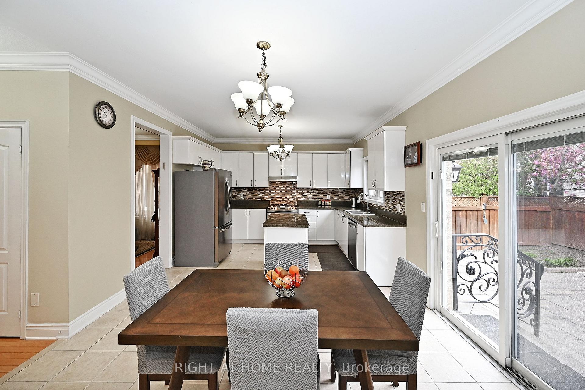 Photo 12 of 198 Seabreeze Avenue, Vaughan, Patterson — HOMEH