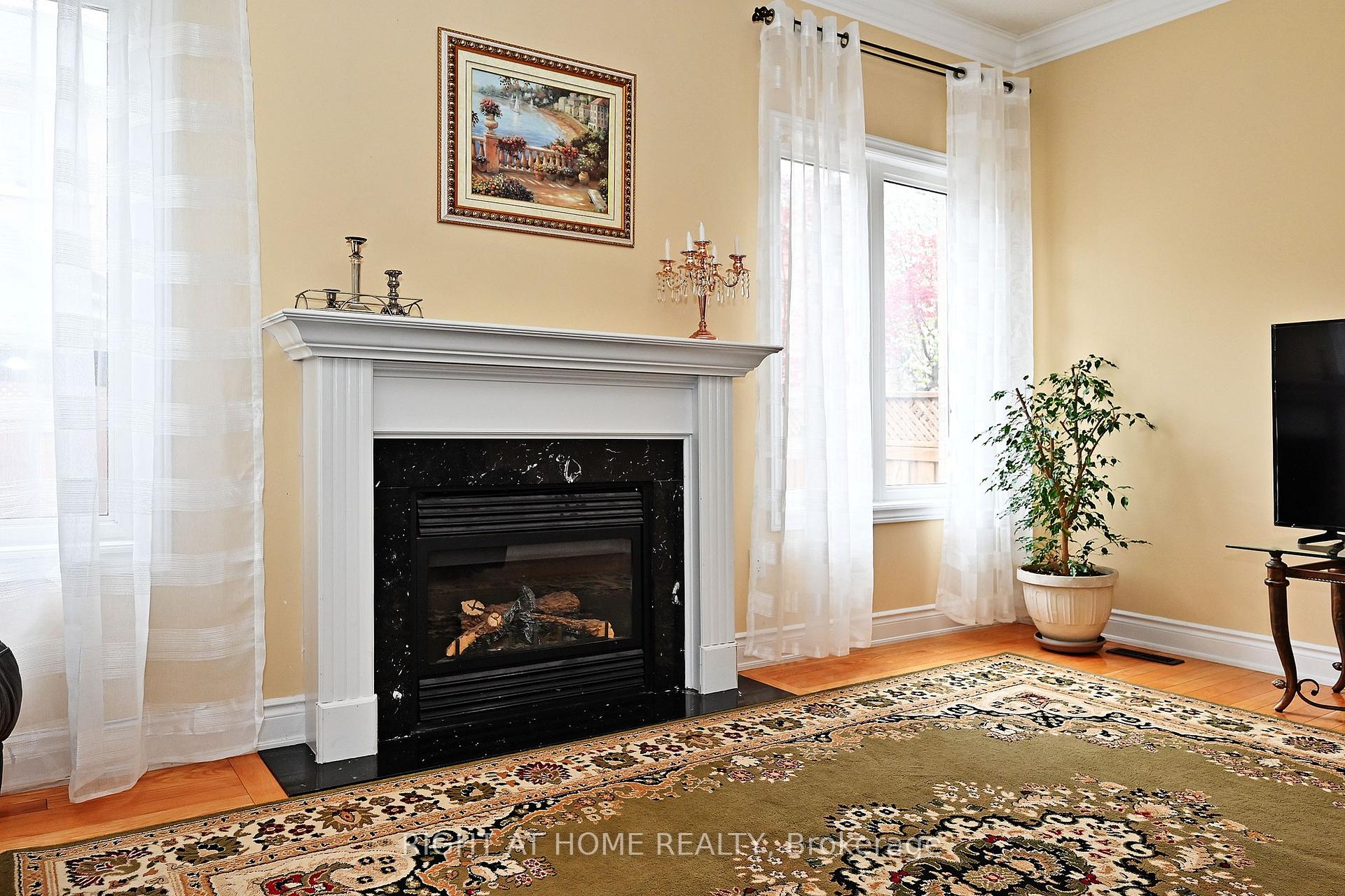 Photo 25 of 198 Seabreeze Avenue, Vaughan, Patterson — HOMEH