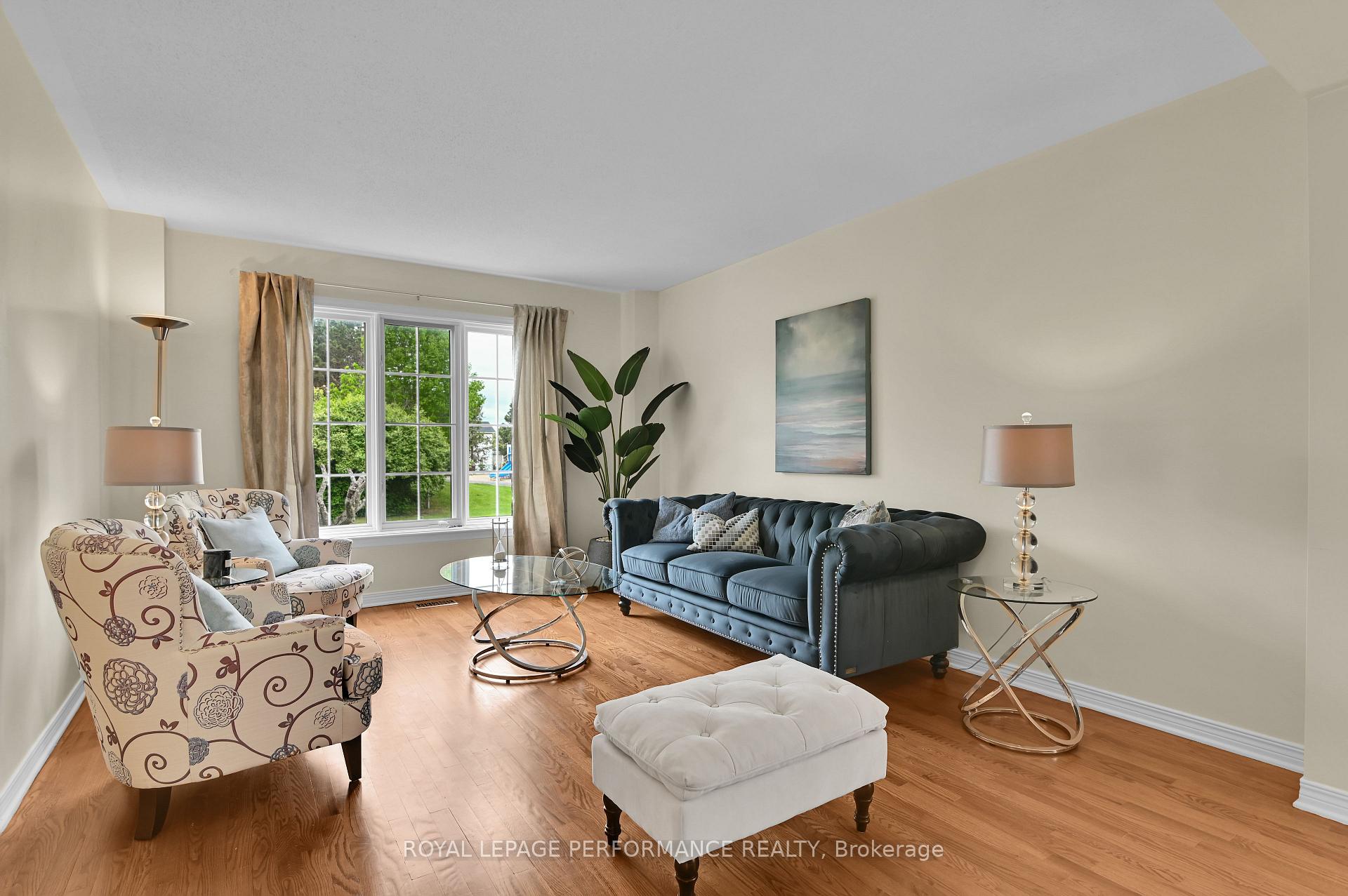 Photo 4 of 20 Upwood Street, Ottawa, Hunt Club Park/Greenboro — HOMEH