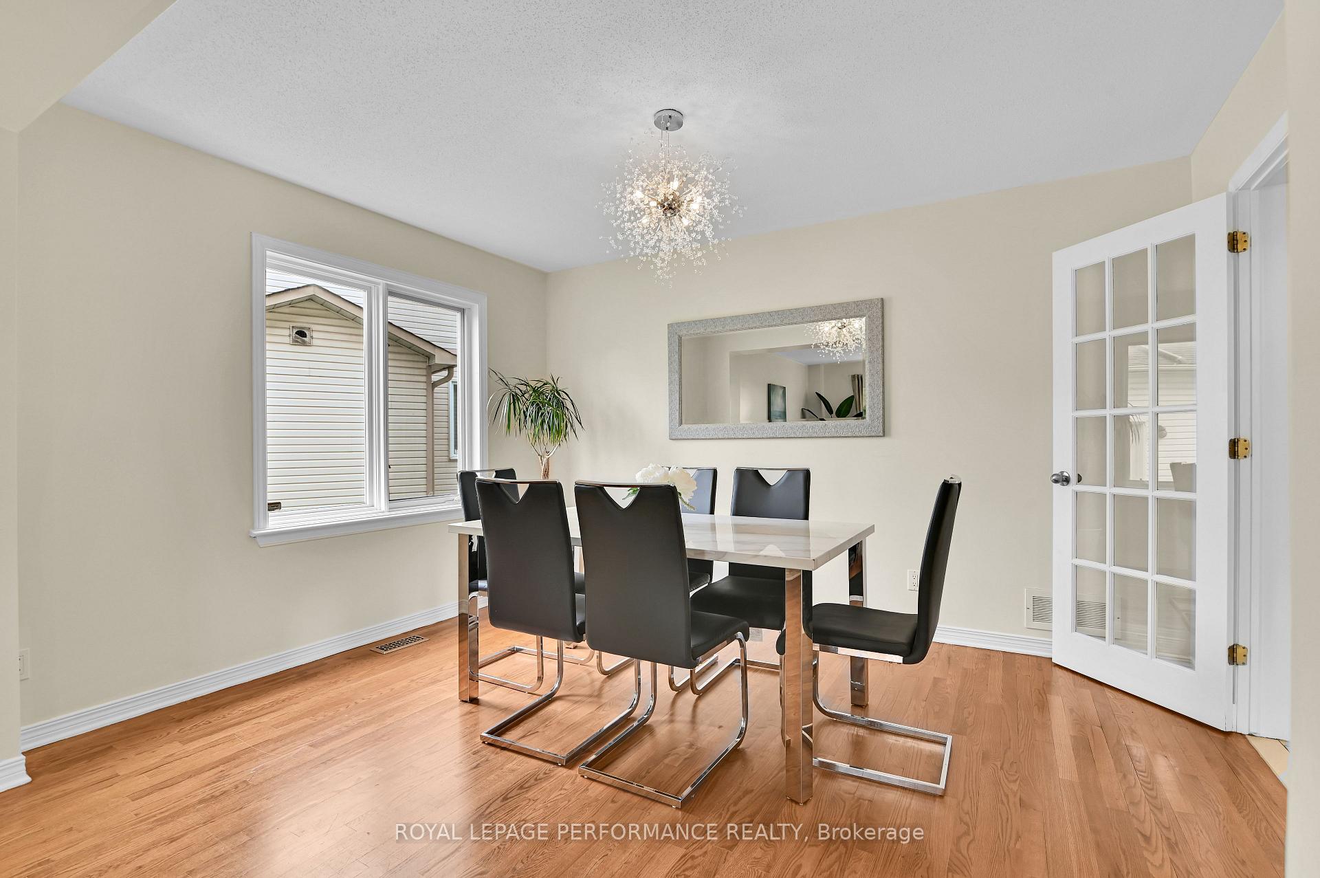 Photo 10 of 20 Upwood Street, Ottawa, Hunt Club Park/Greenboro — HOMEH