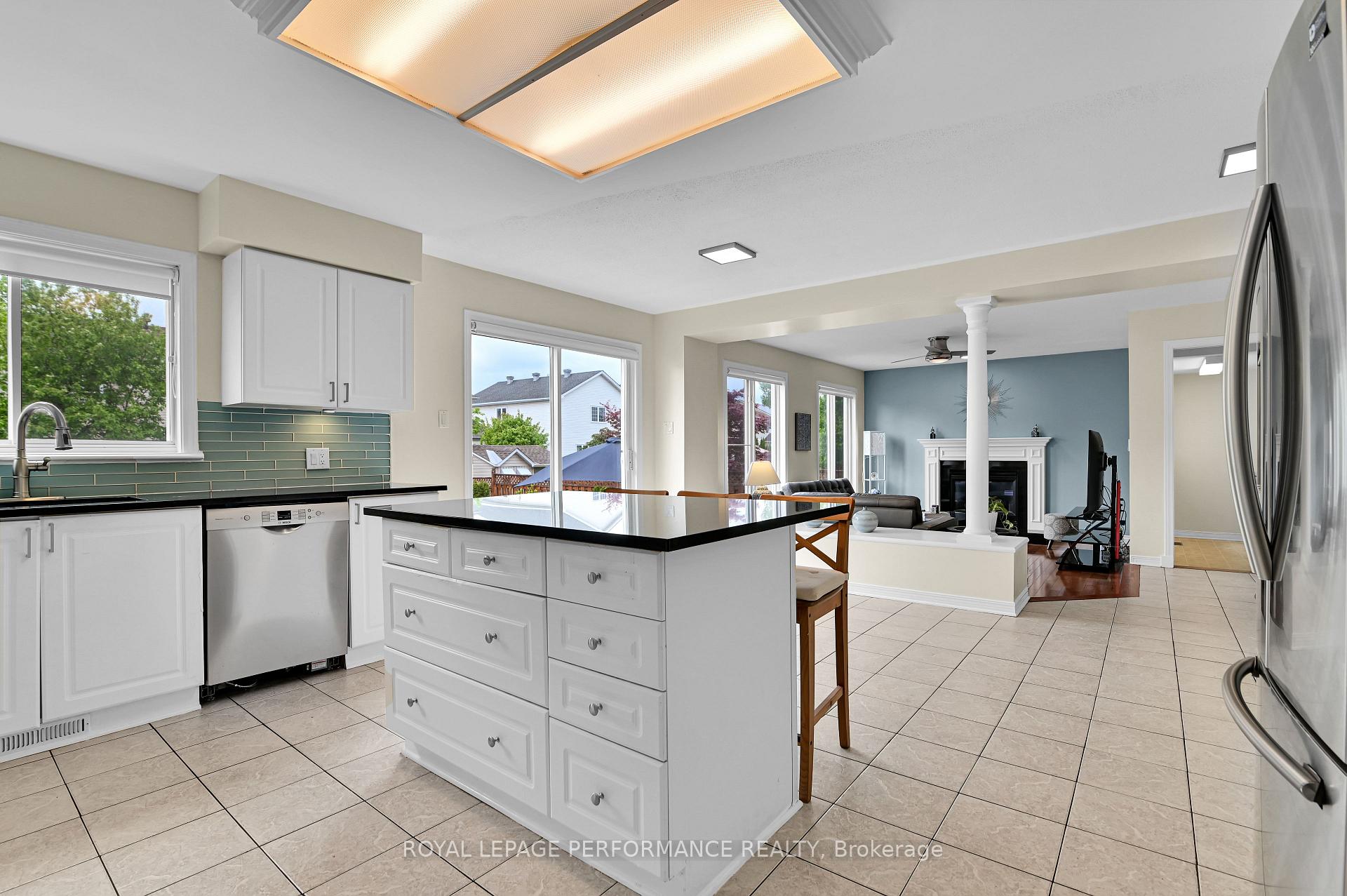 Photo 8 of 20 Upwood Street, Ottawa, Hunt Club Park/Greenboro — HOMEH